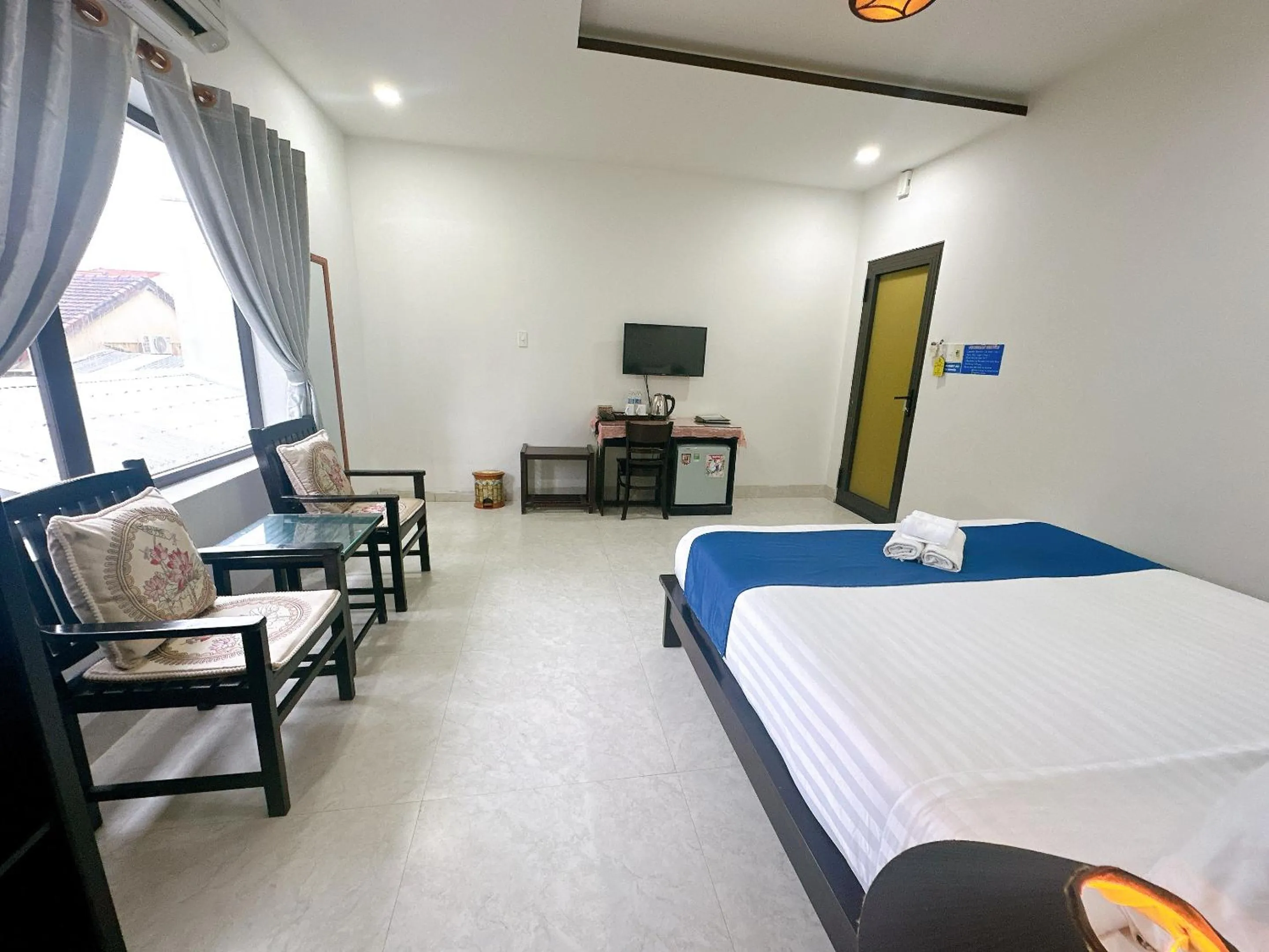 Communal lounge/ TV room, Bed in Serenity Villa Hoi An