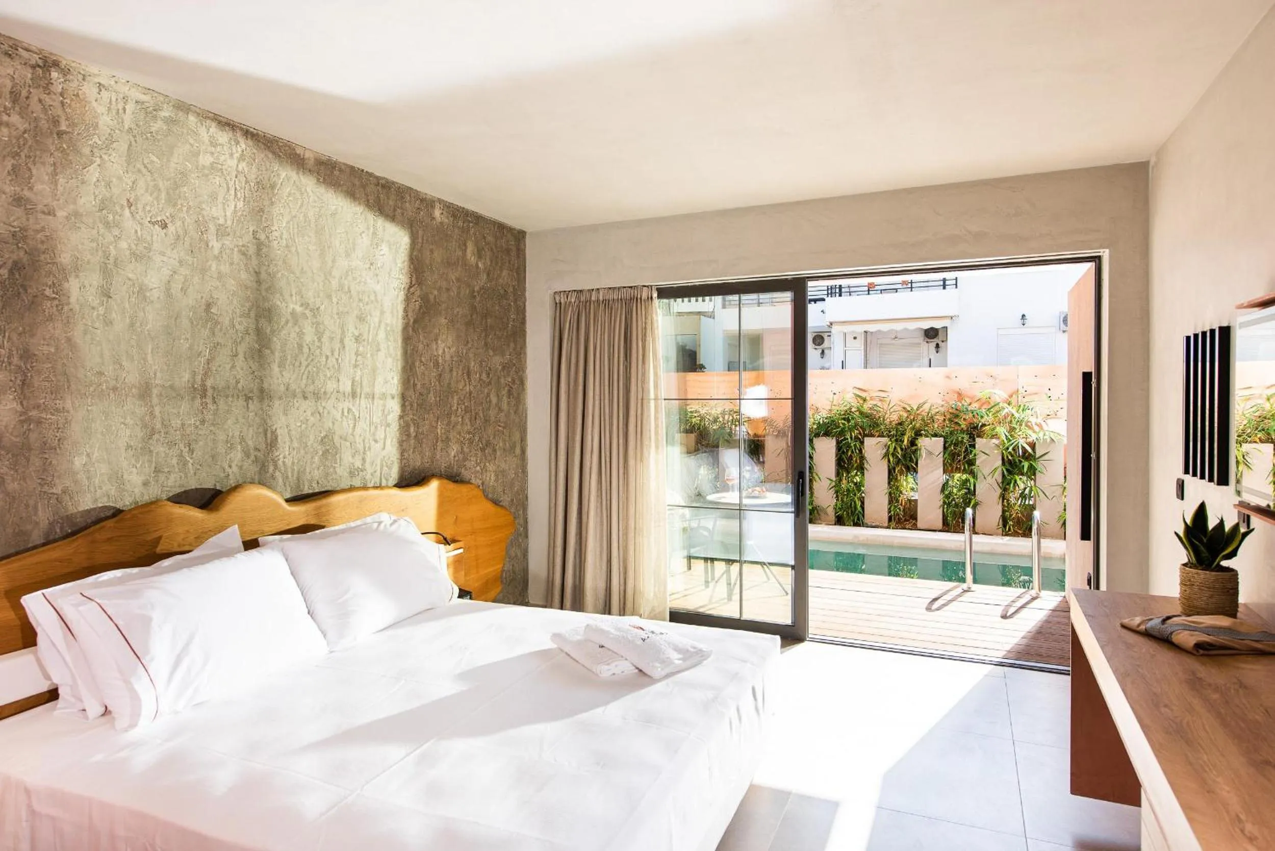 Photo of the whole room, Bed in Pilot Amphora Boutique Hotel "Adults Only"