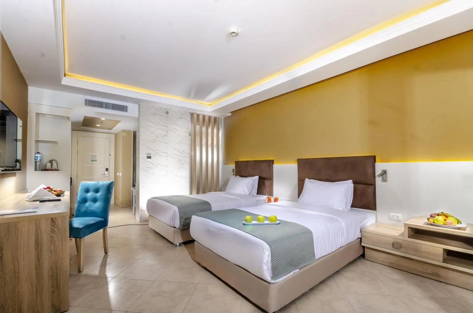 Bedroom, Bed in Titanic Royal-Families and Couples only