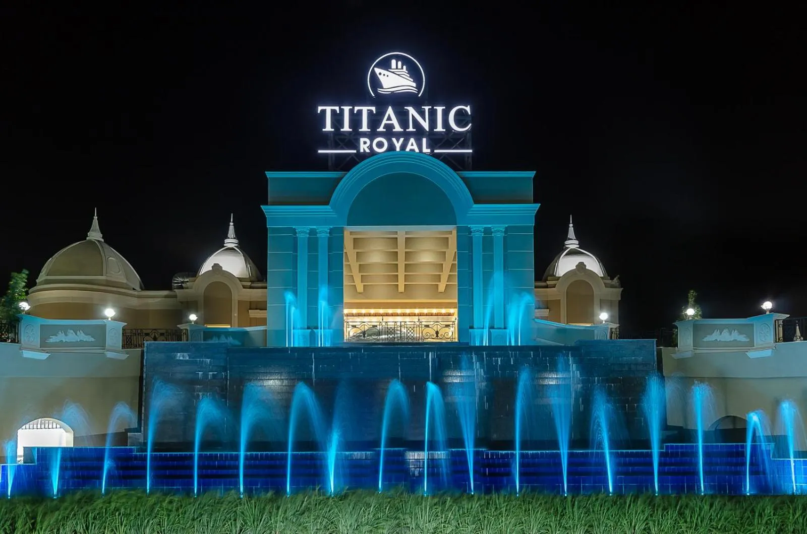 Nearby landmark in Titanic Royal-Families and Couples only