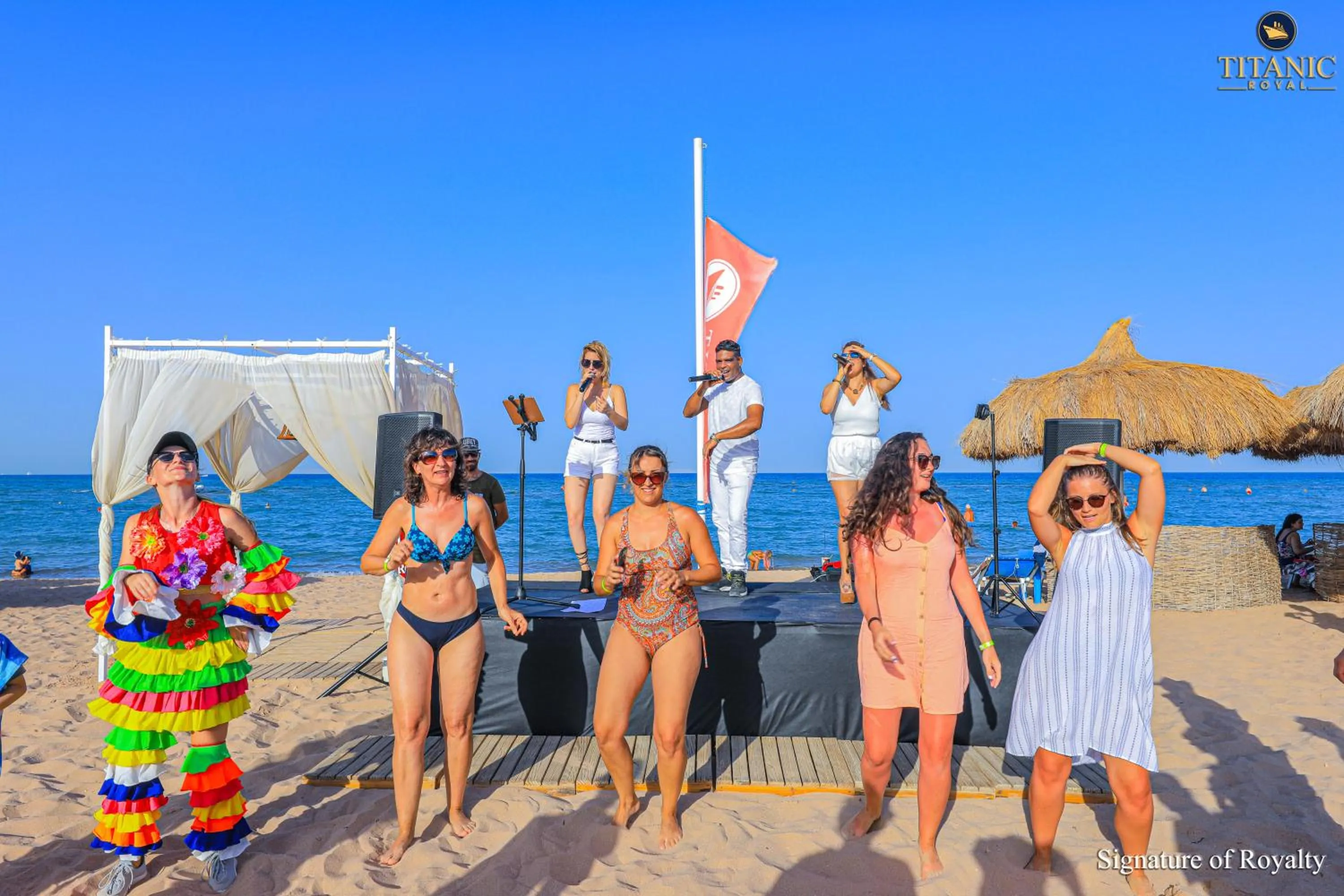 People in Titanic Royal-Families and Couples only