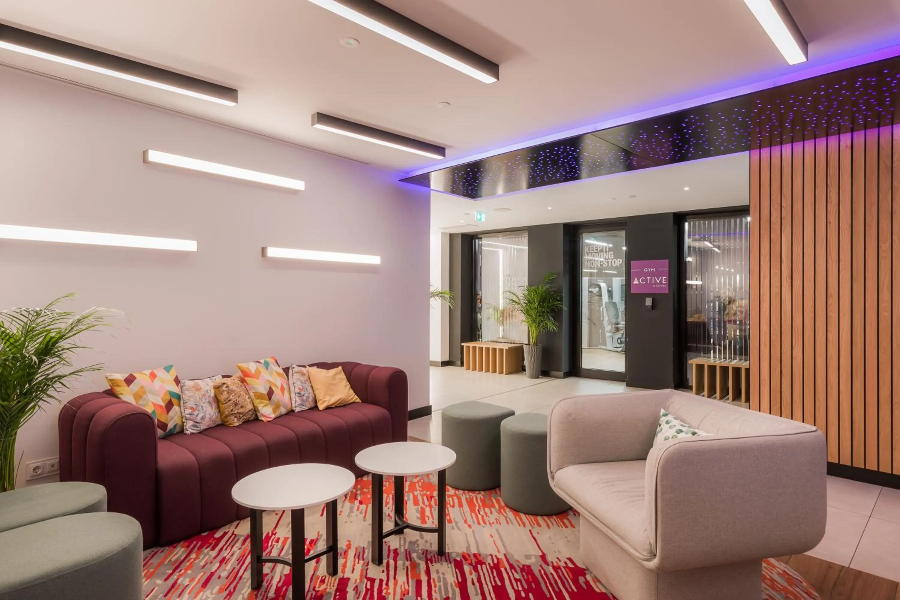 Lounge or bar in YOTEL Porto