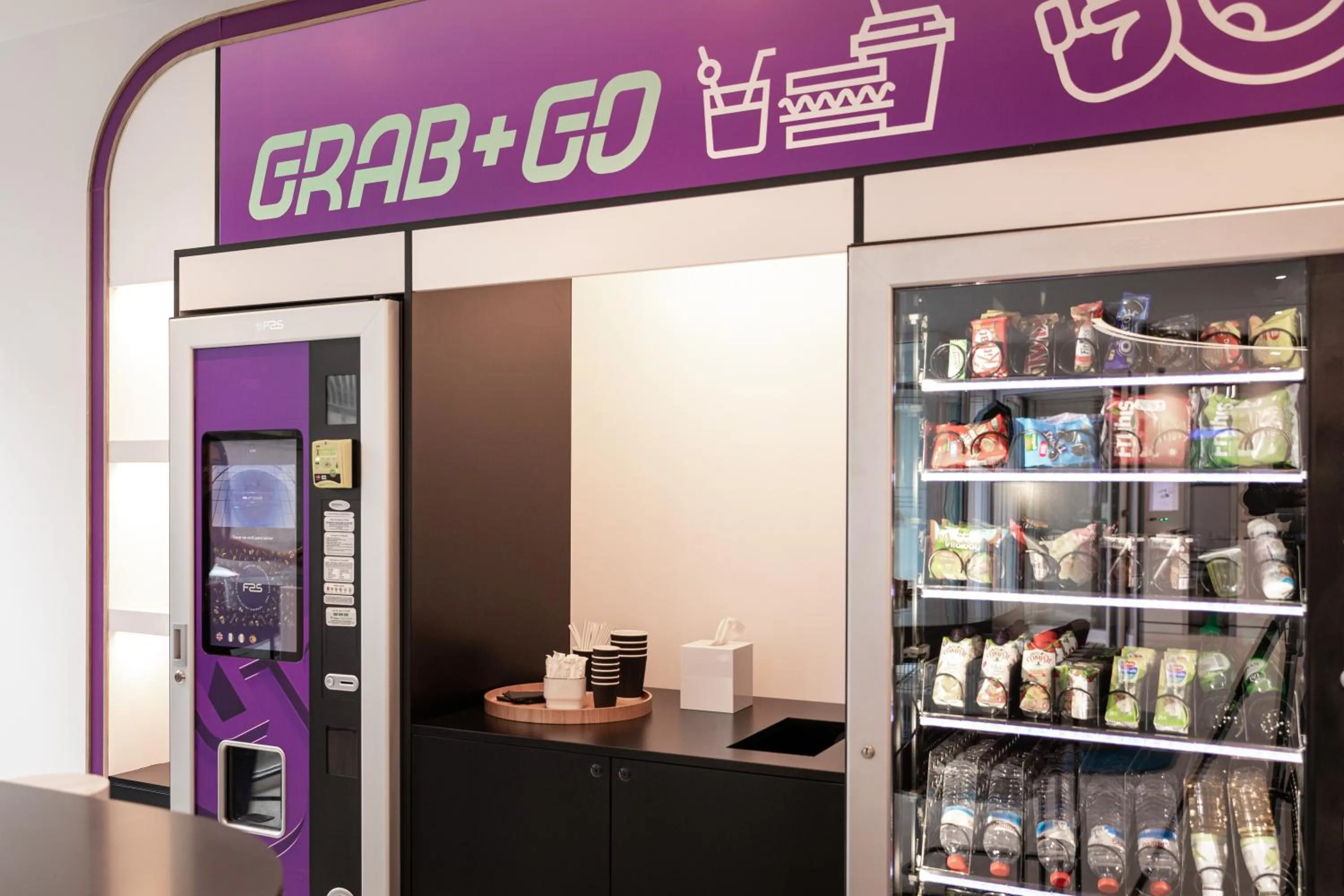 vending machine in YOTEL Porto