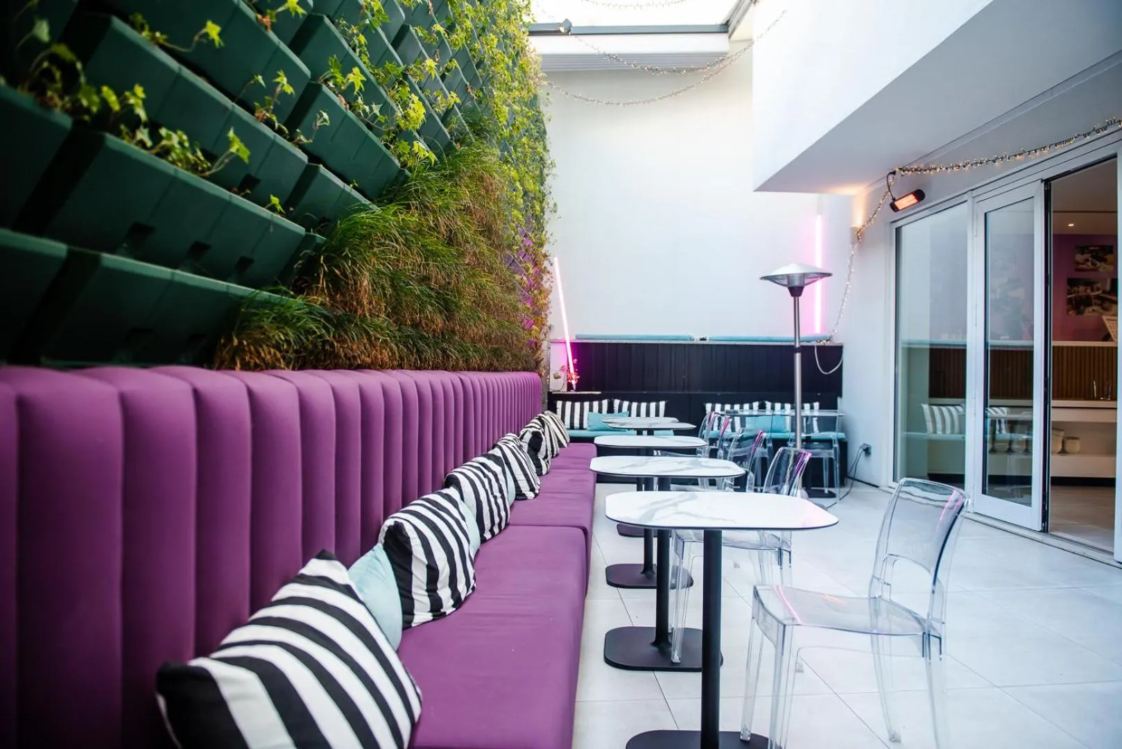 Patio in YOTEL Porto