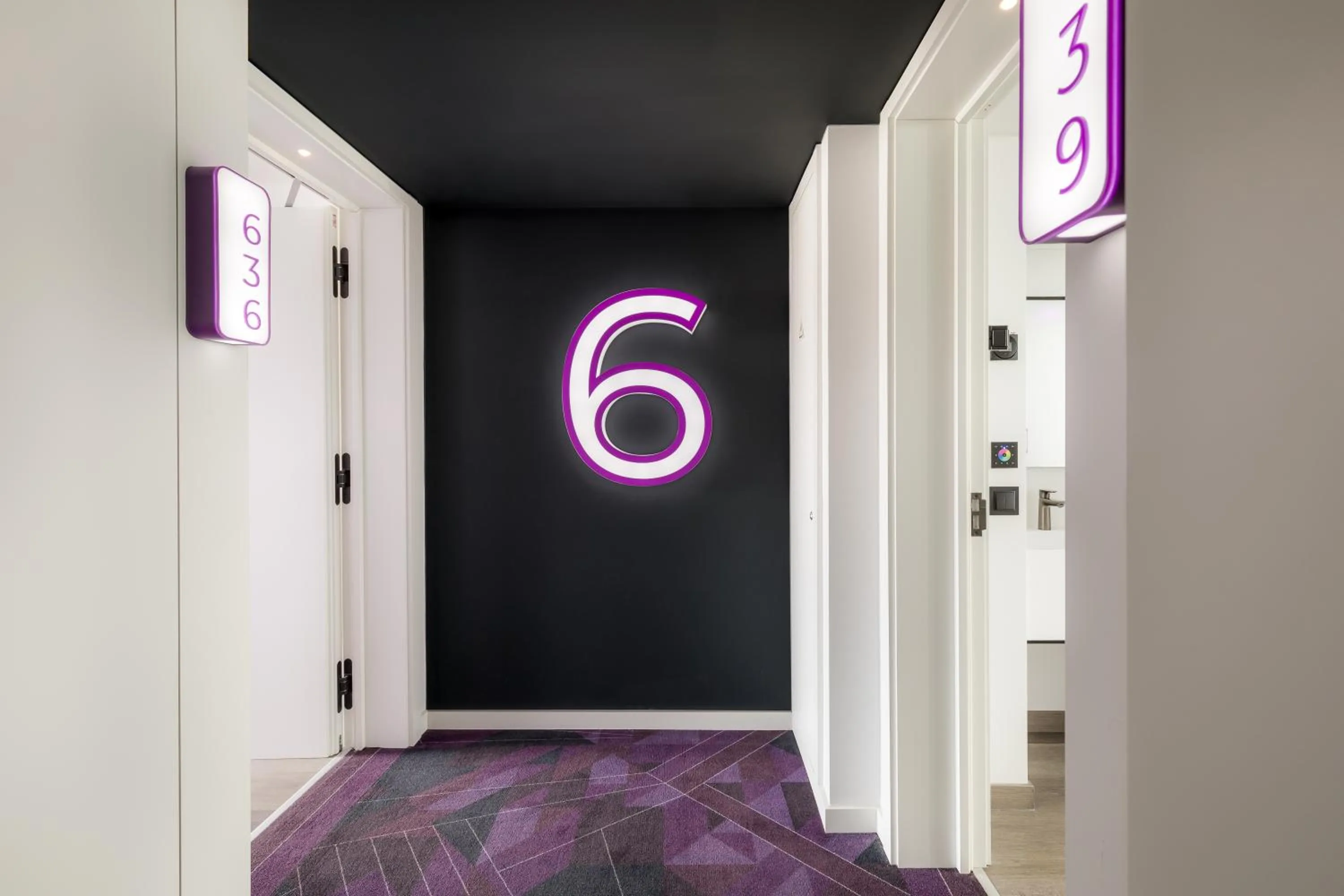 Family in YOTEL Porto