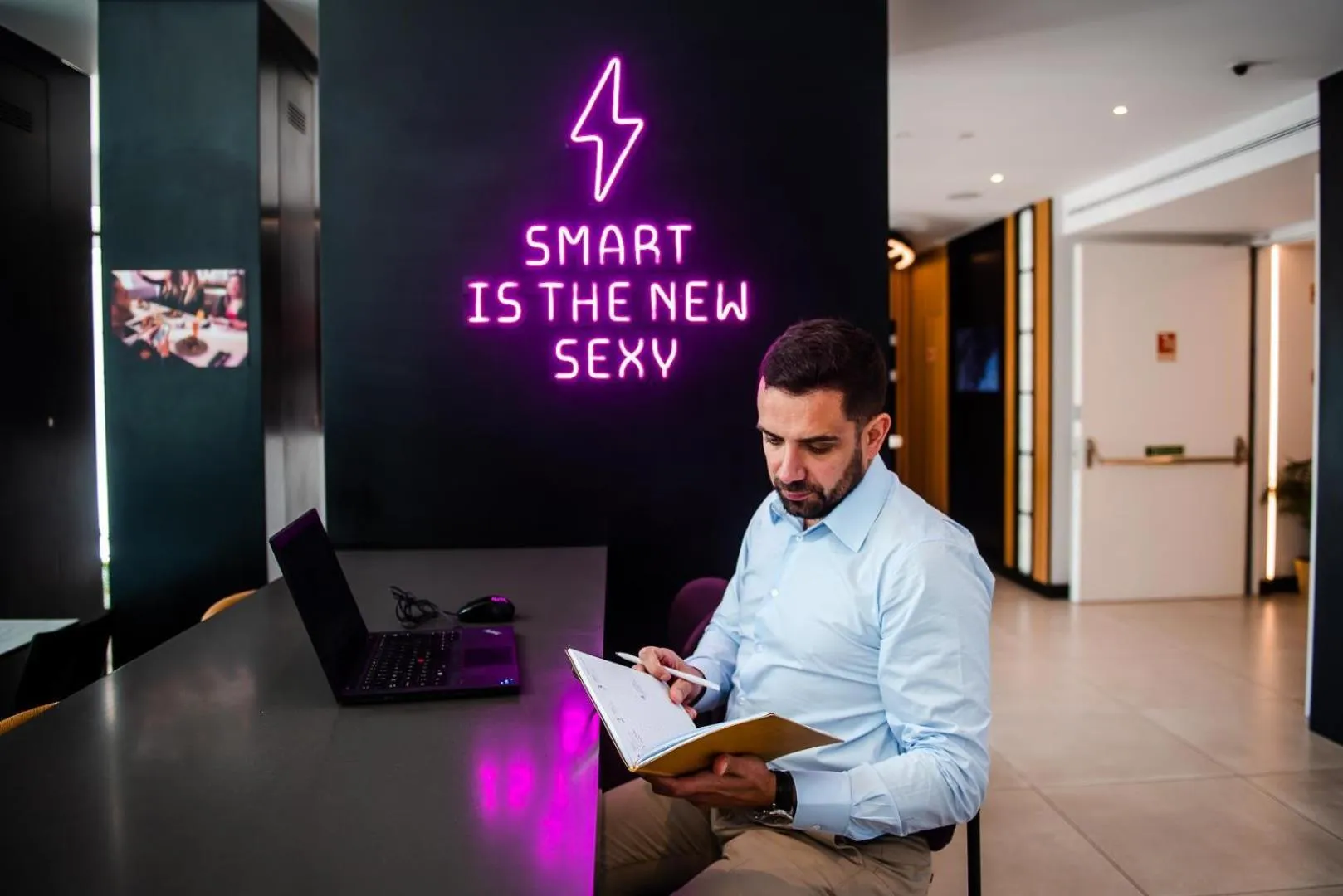 Lounge or bar in YOTEL Porto