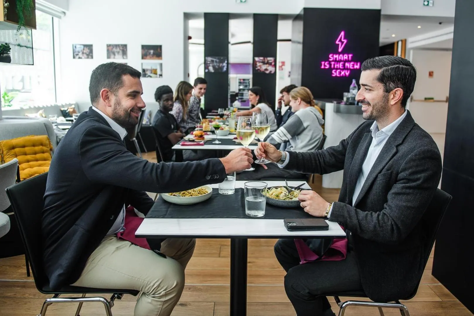 Restaurant/places to eat in YOTEL Porto