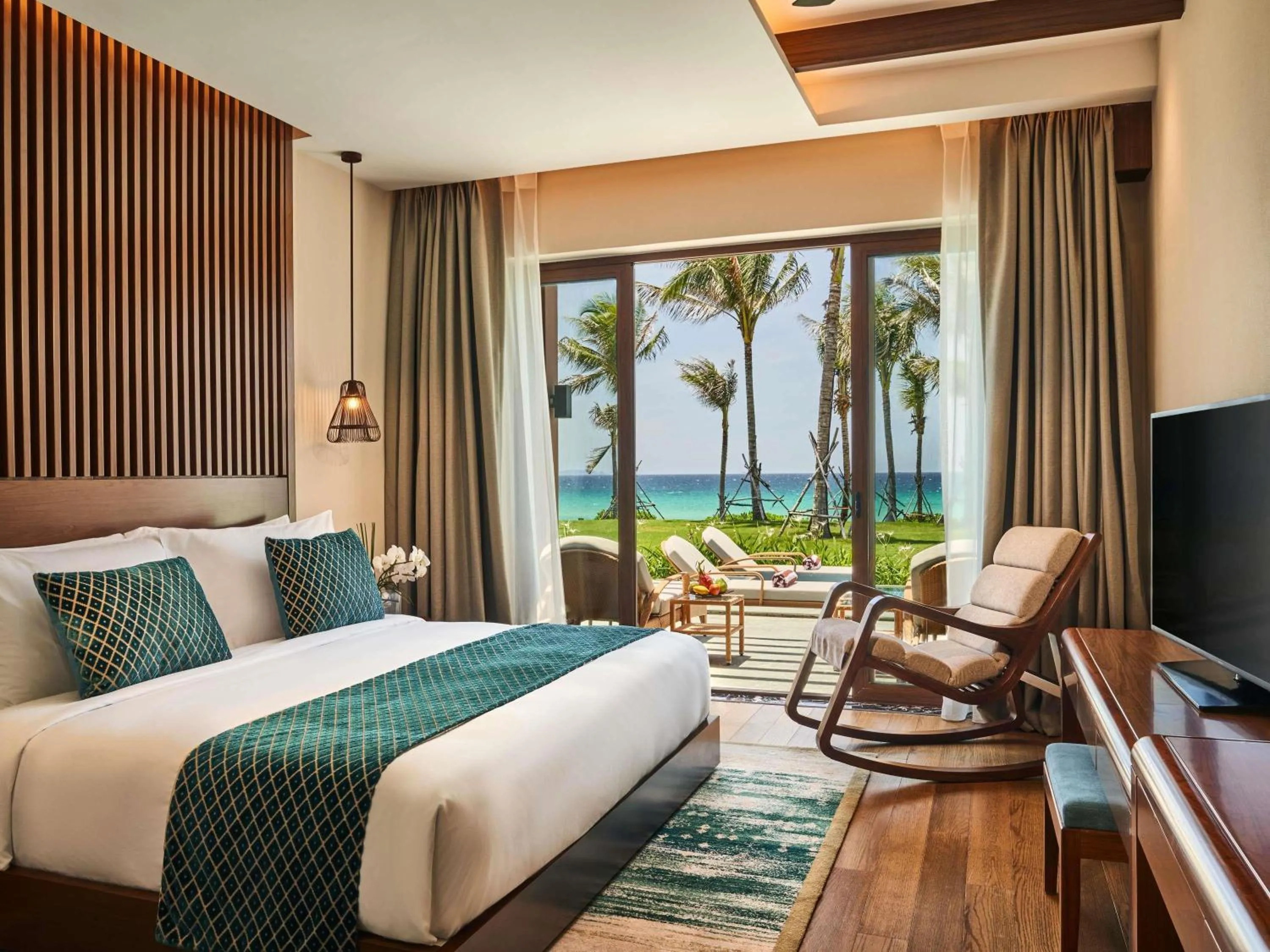 Bedroom, Bed in Mövenpick Resort Cam Ranh