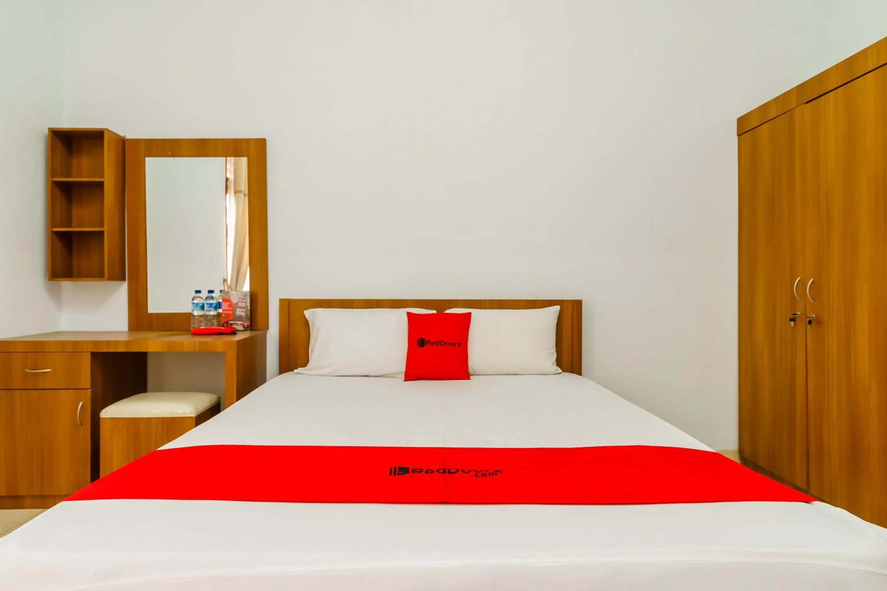 Bed in RedDoorz Syariah@Jalan Dr Mansyur Medan