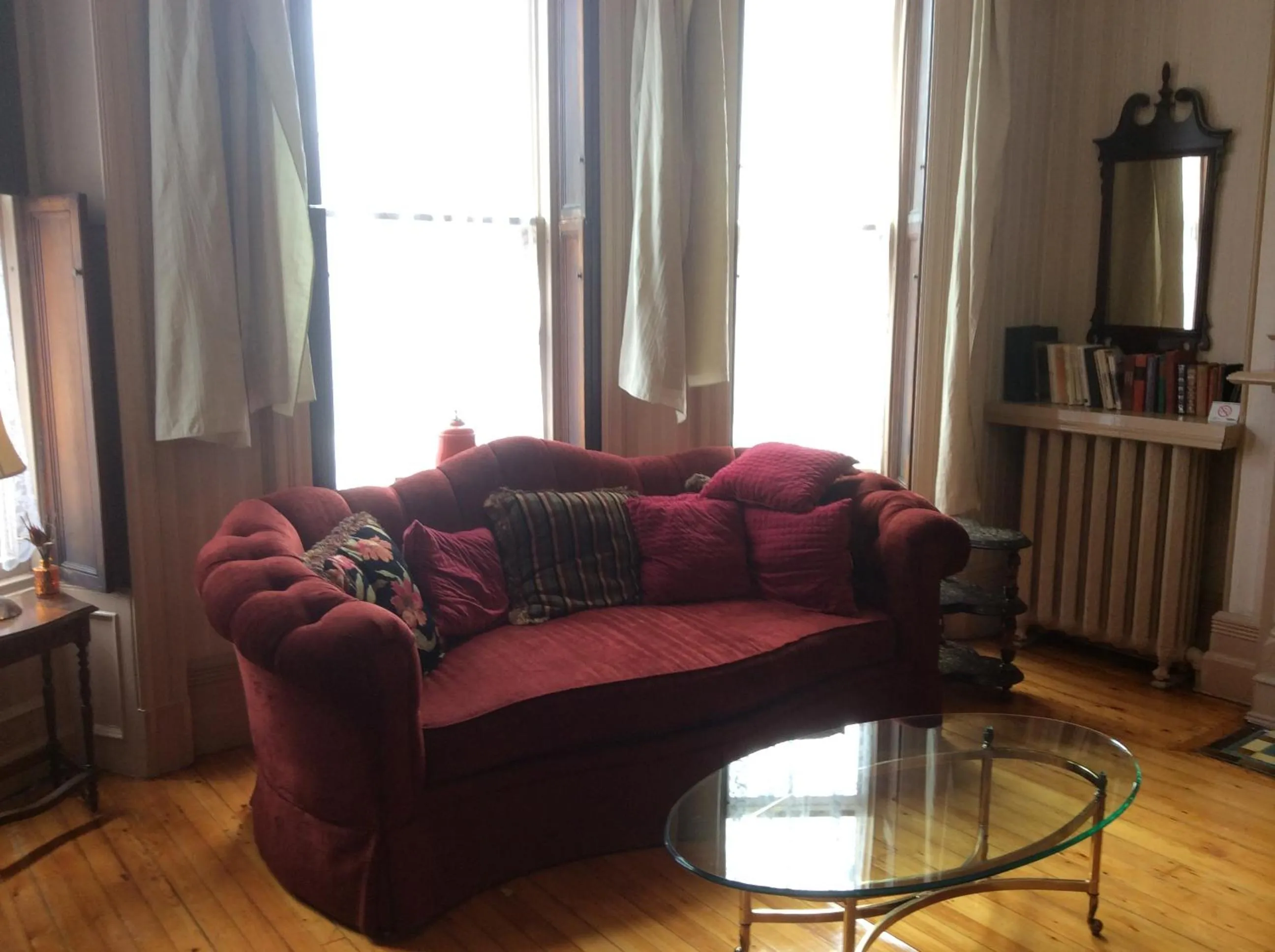 Communal lounge/ TV room in Chipman Hill Suites - Sydney Street