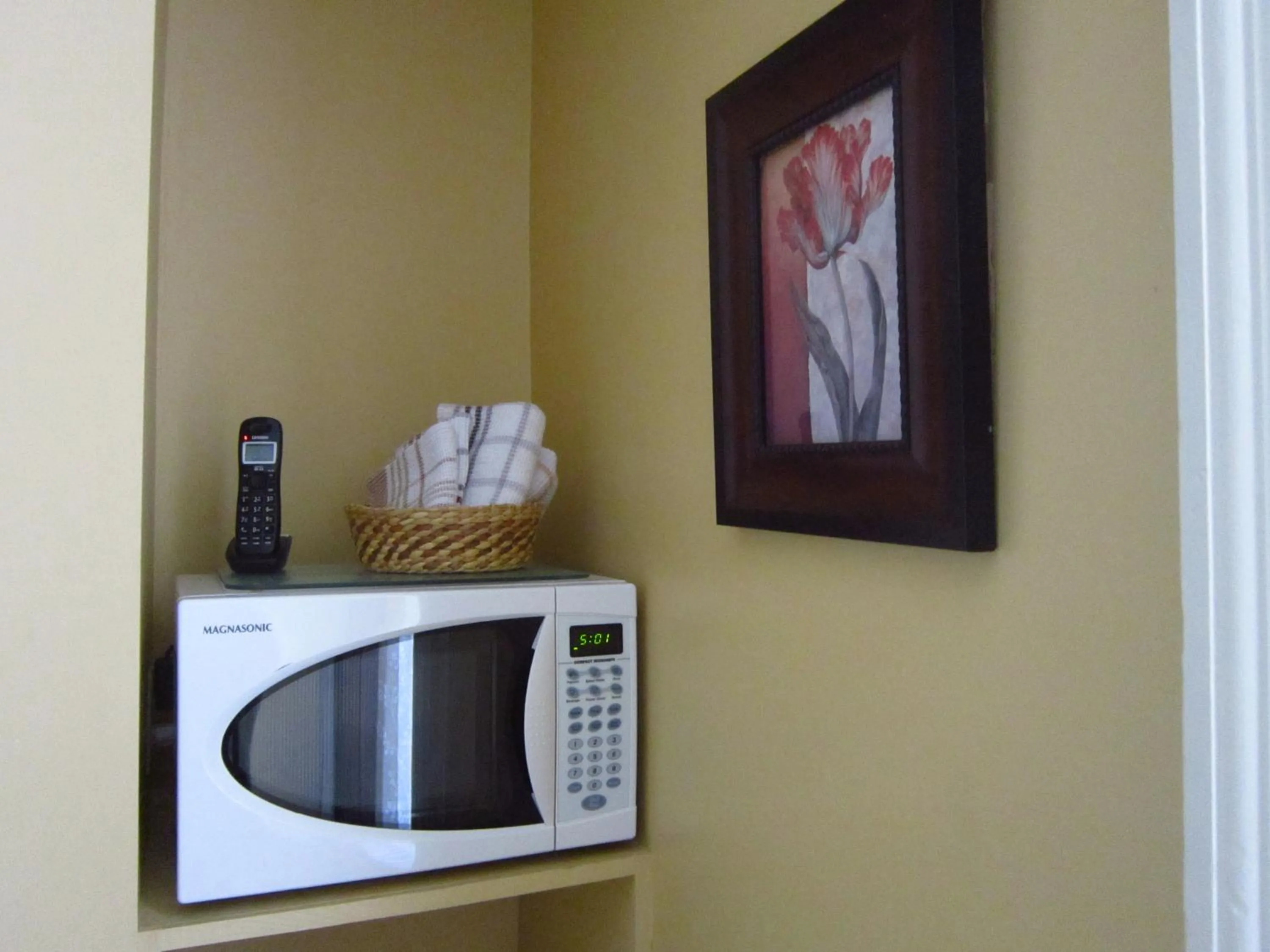 Kitchen or kitchenette in Chipman Hill Suites - Sydney Street