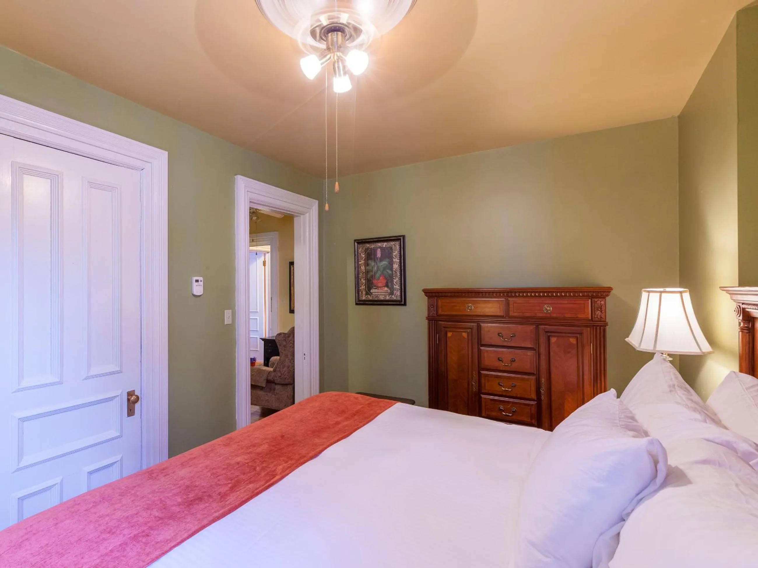 Bedroom in Chipman Hill Suites - Sydney Street