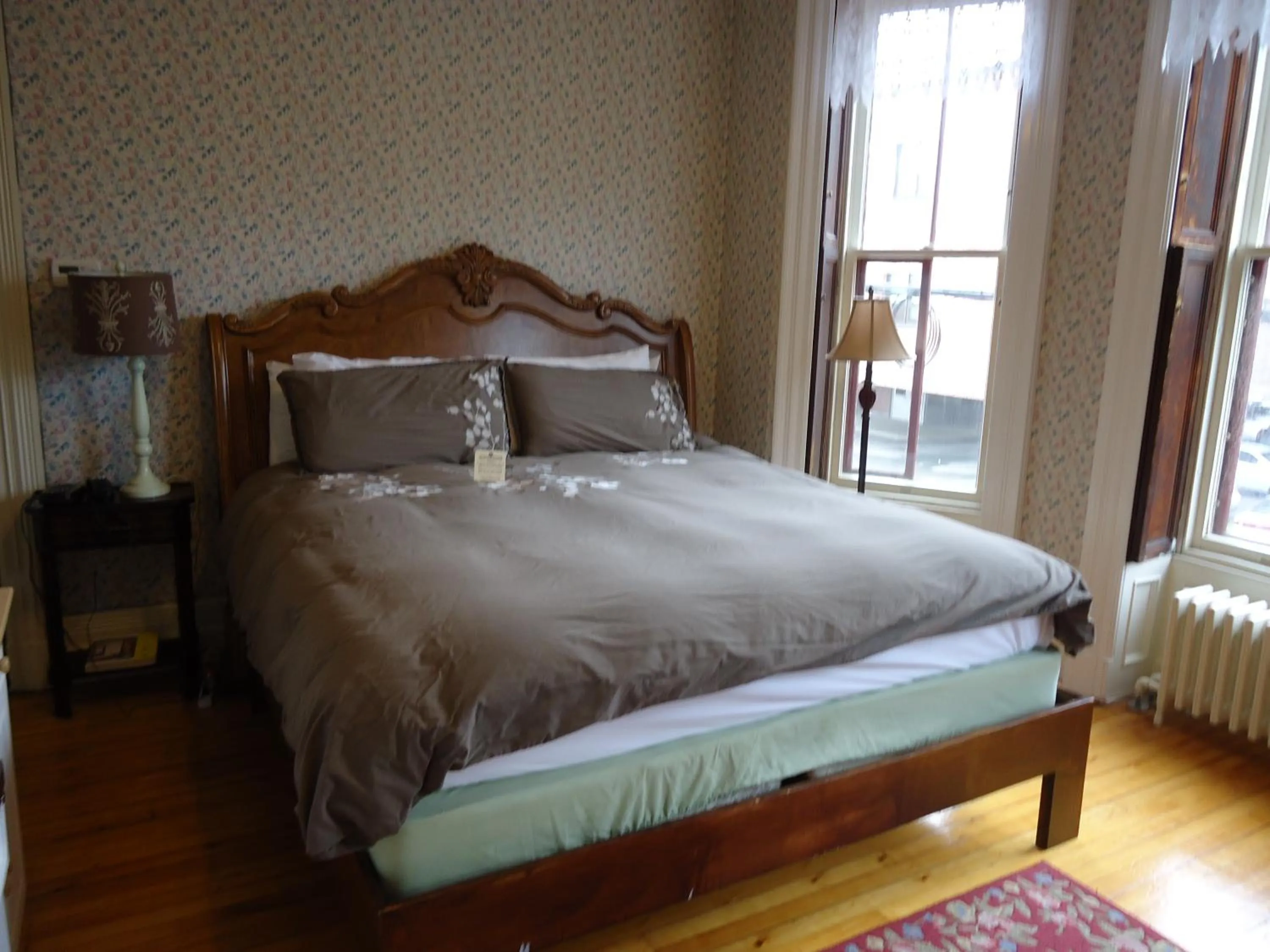 Bed in Chipman Hill Suites - Sydney Street