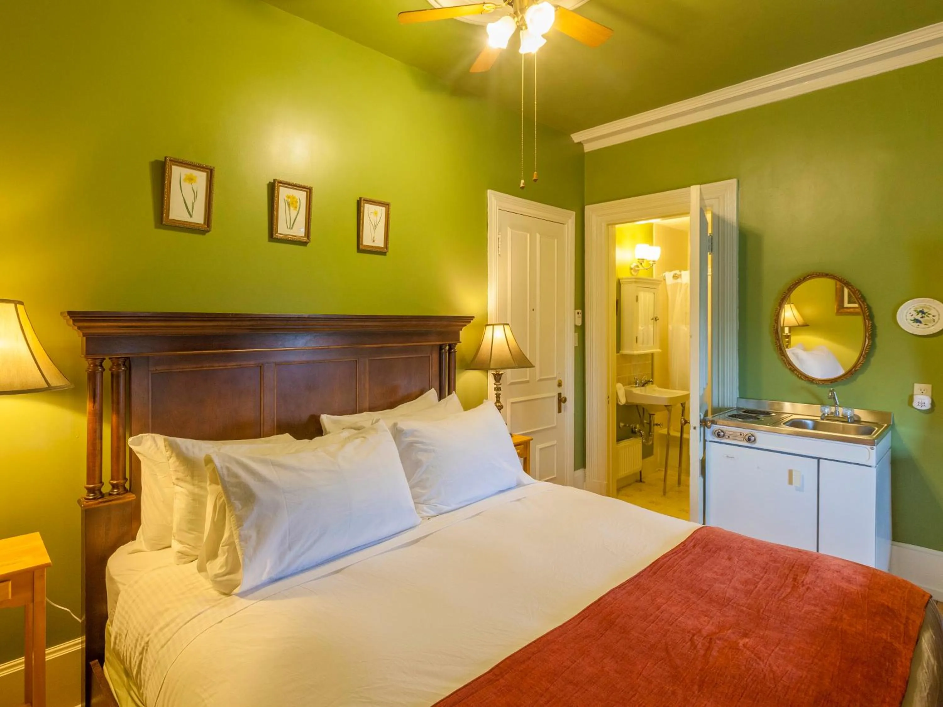 Bed in Chipman Hill Suites - Sydney Street