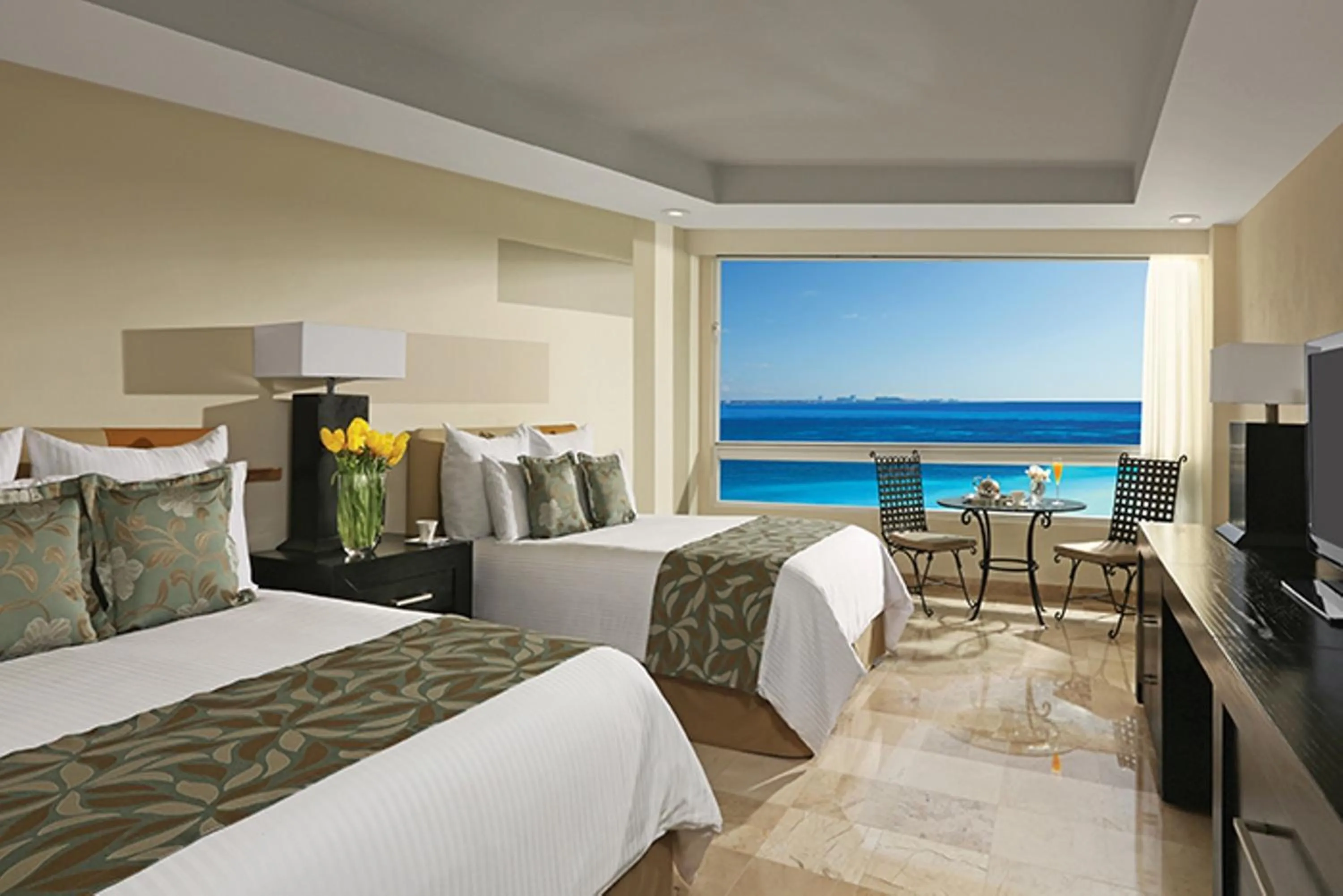 Bedroom, Bed in Dreams Sands Cancun Resort & Spa