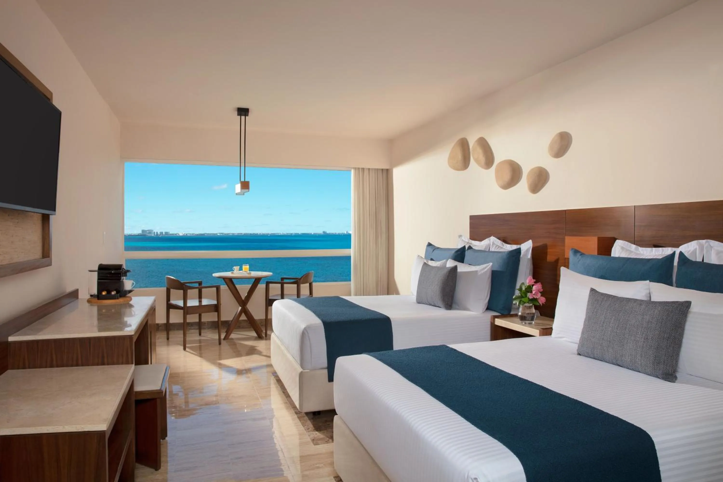 Bedroom, Bed in Dreams Sands Cancun Resort & Spa