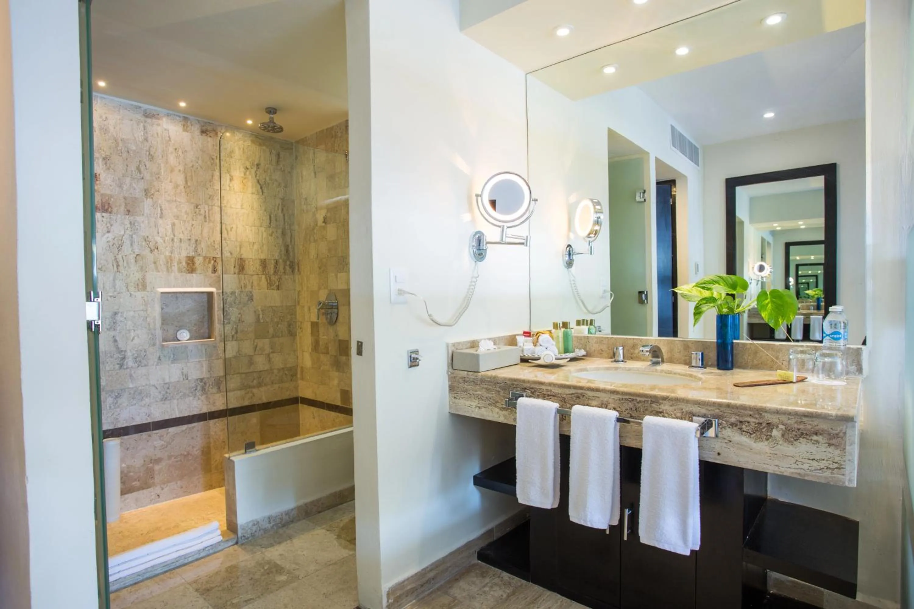 Bathroom in Dreams Sands Cancun Resort & Spa