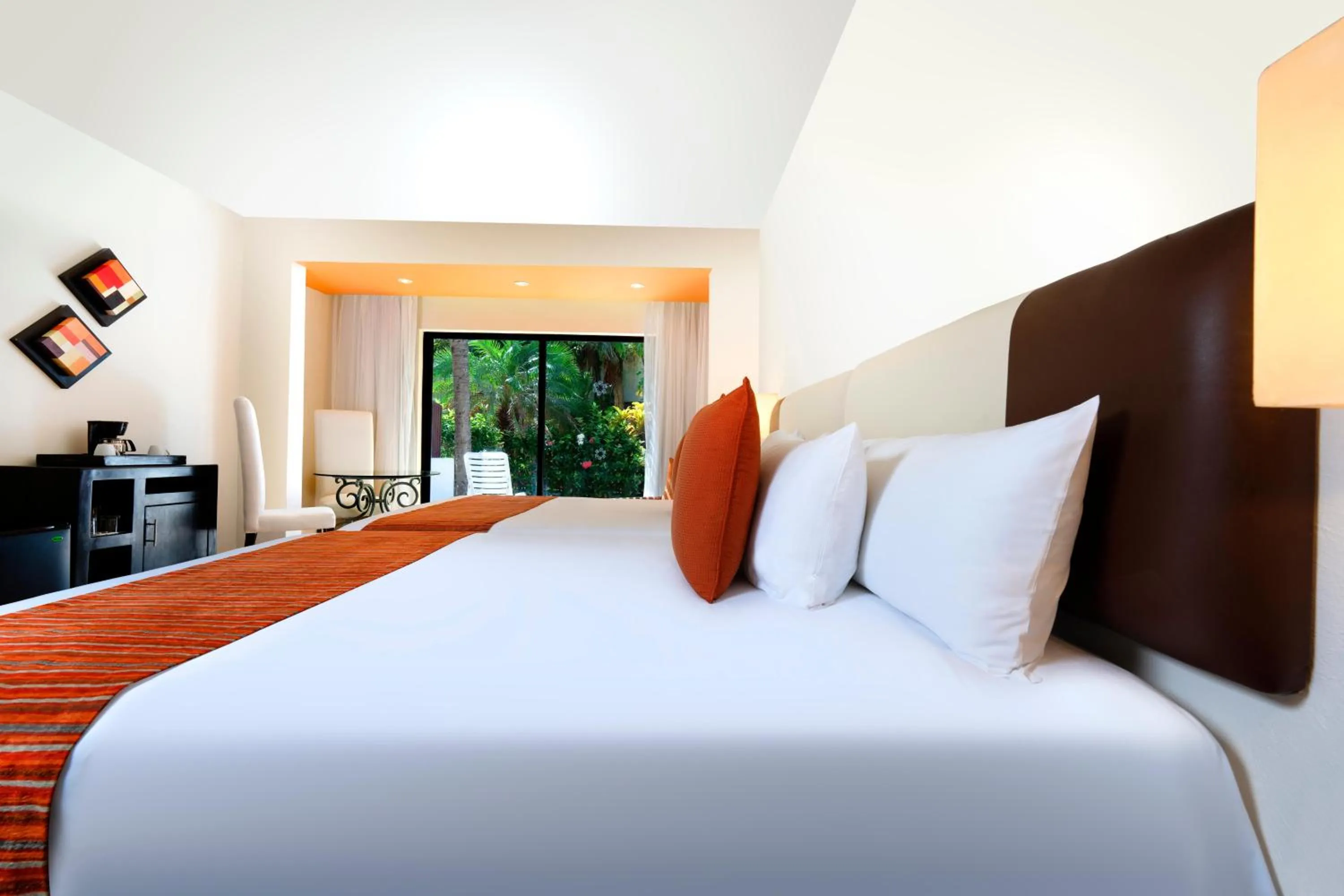 Photo of the whole room, Bed in Grand Oasis Tulum Riviera - All Inclusive