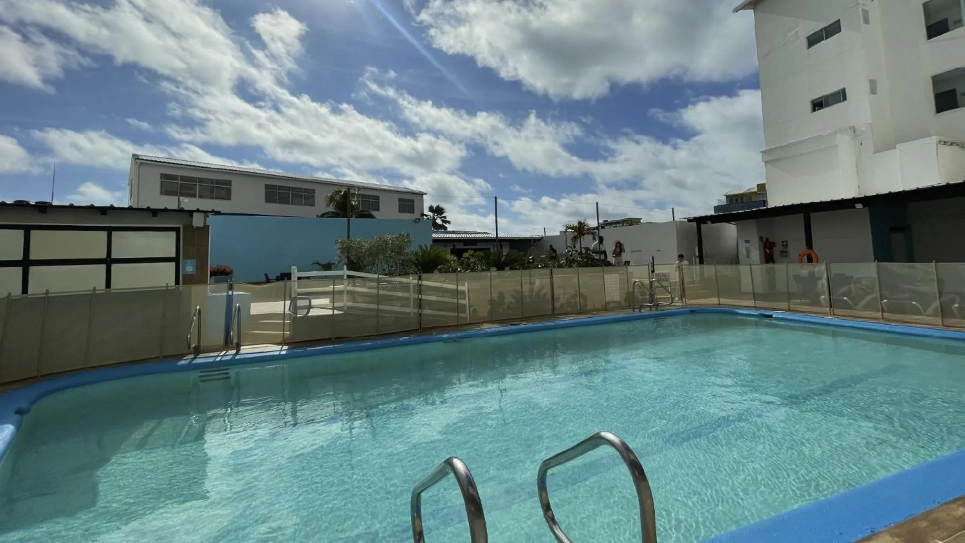 Swimming pool in Hotel Toné by On vacation