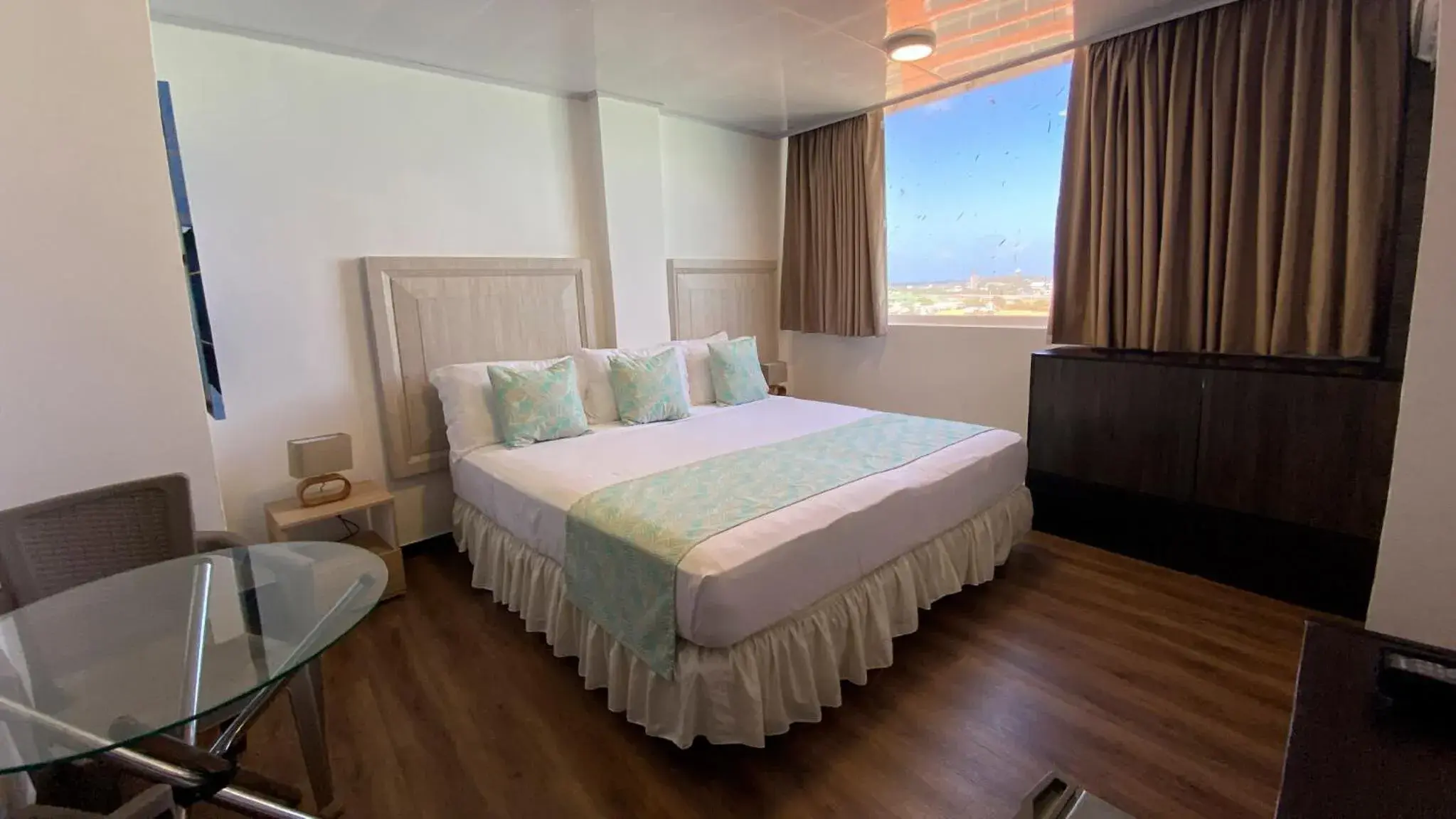 Triple Room in On Vacation Blue Tone Triple Room in On Vacation Blue Tone