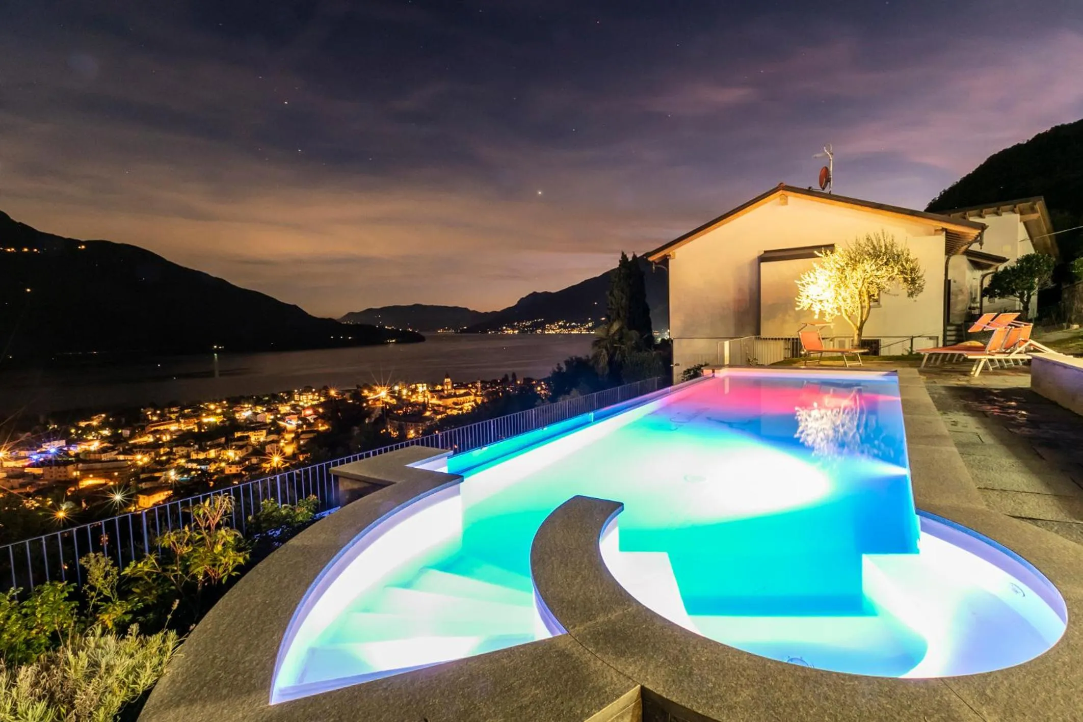 Pool view in La Collinetta Apartments