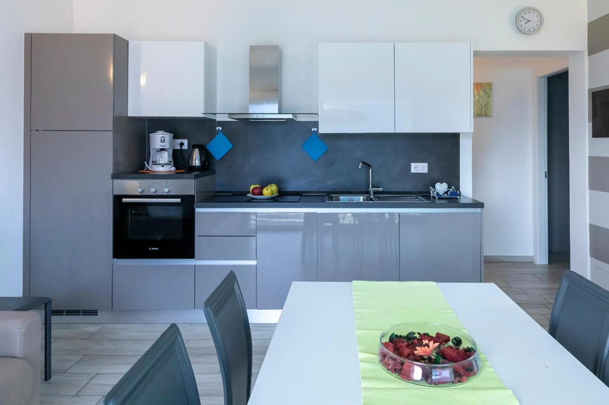 Coffee/tea facilities in La Collinetta Apartments