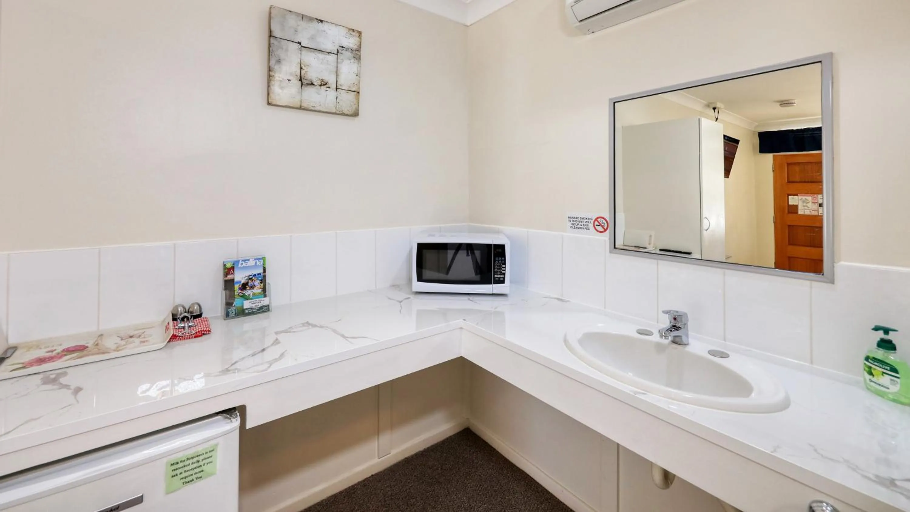 microwave in Alstonville Settlers Motel