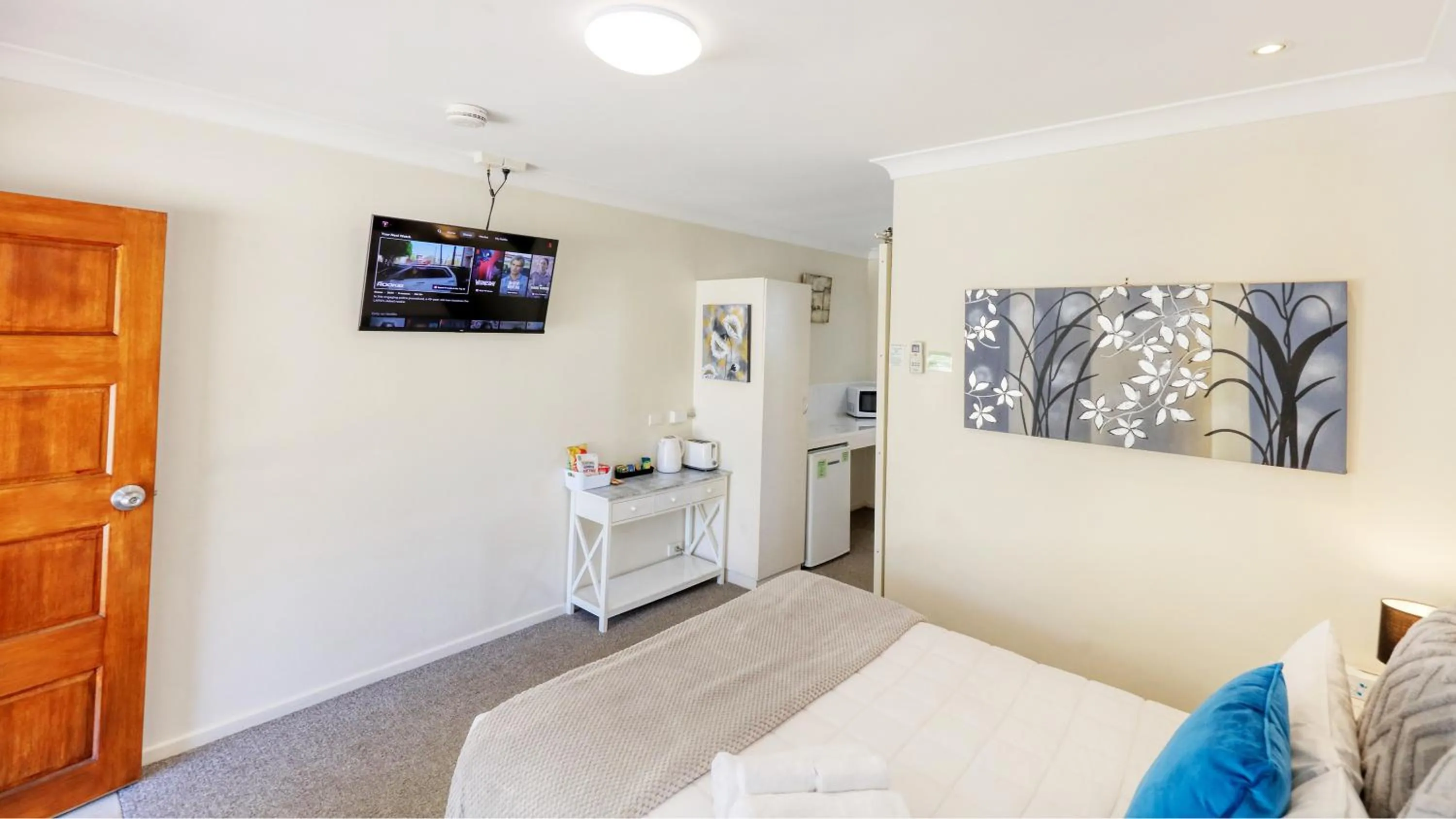 Decorative detail, Bed in Alstonville Settlers Motel