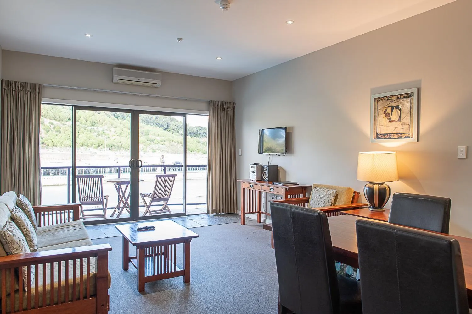 TV and multimedia in Portside Hotel Gisborne
