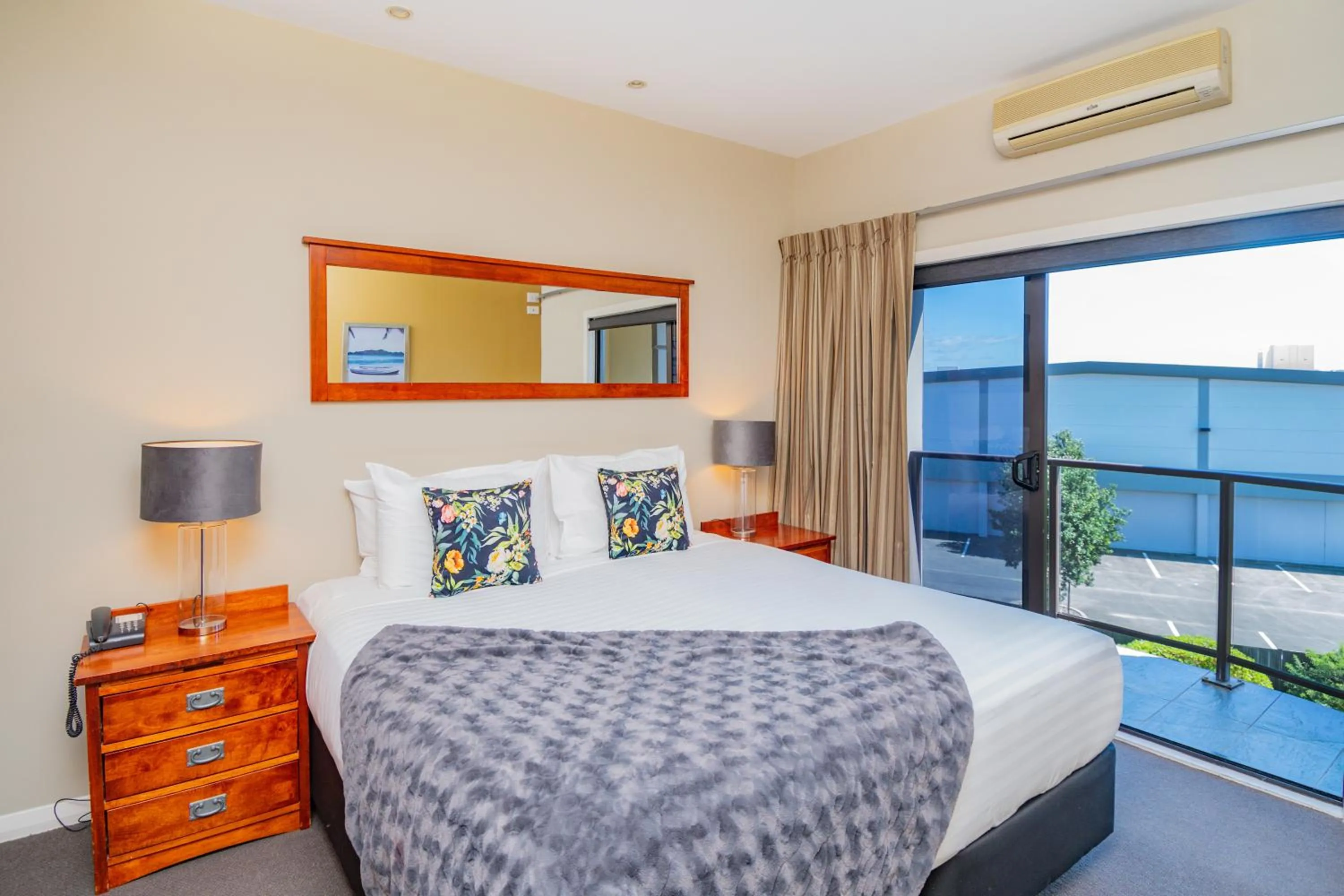 Bed in Portside Hotel Gisborne