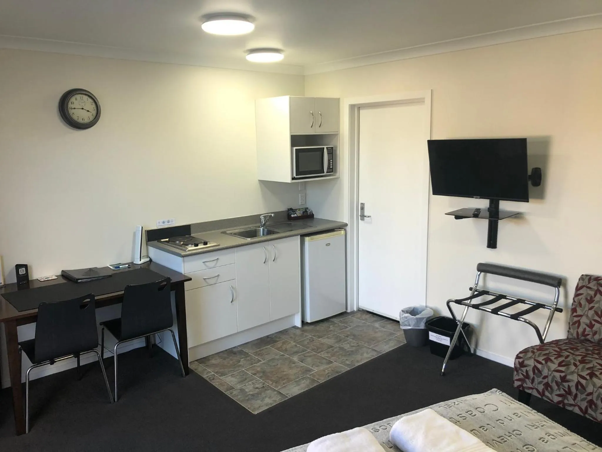 Kitchen or kitchenette in Matariki Motor Lodge