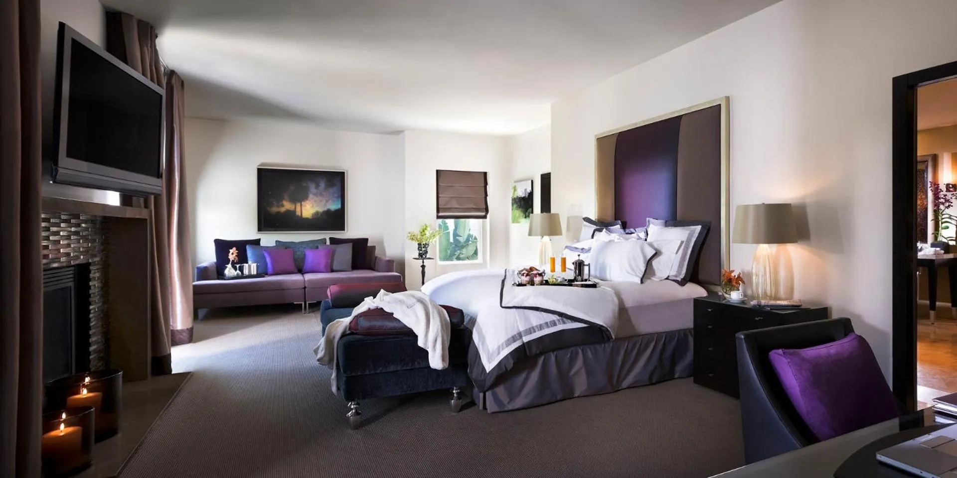 Bed in Sunset Marquis Hotel