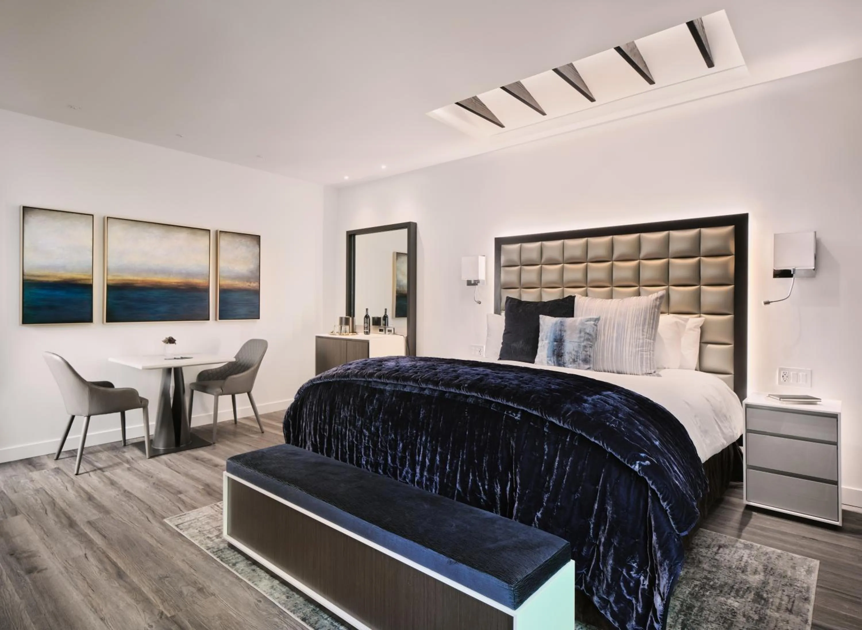 Bed in Sunset Marquis Hotel