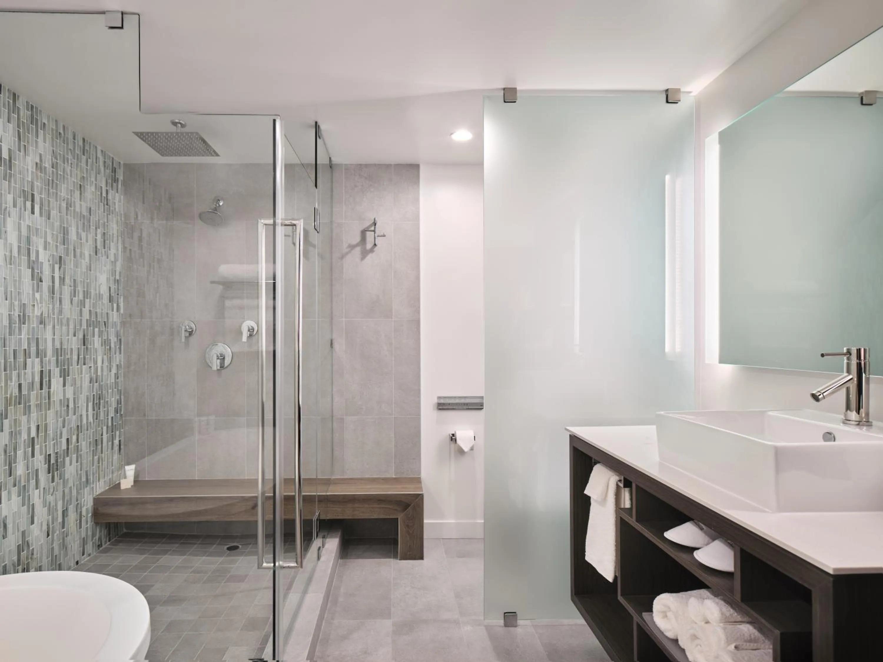 Sunset Marquis Hotel