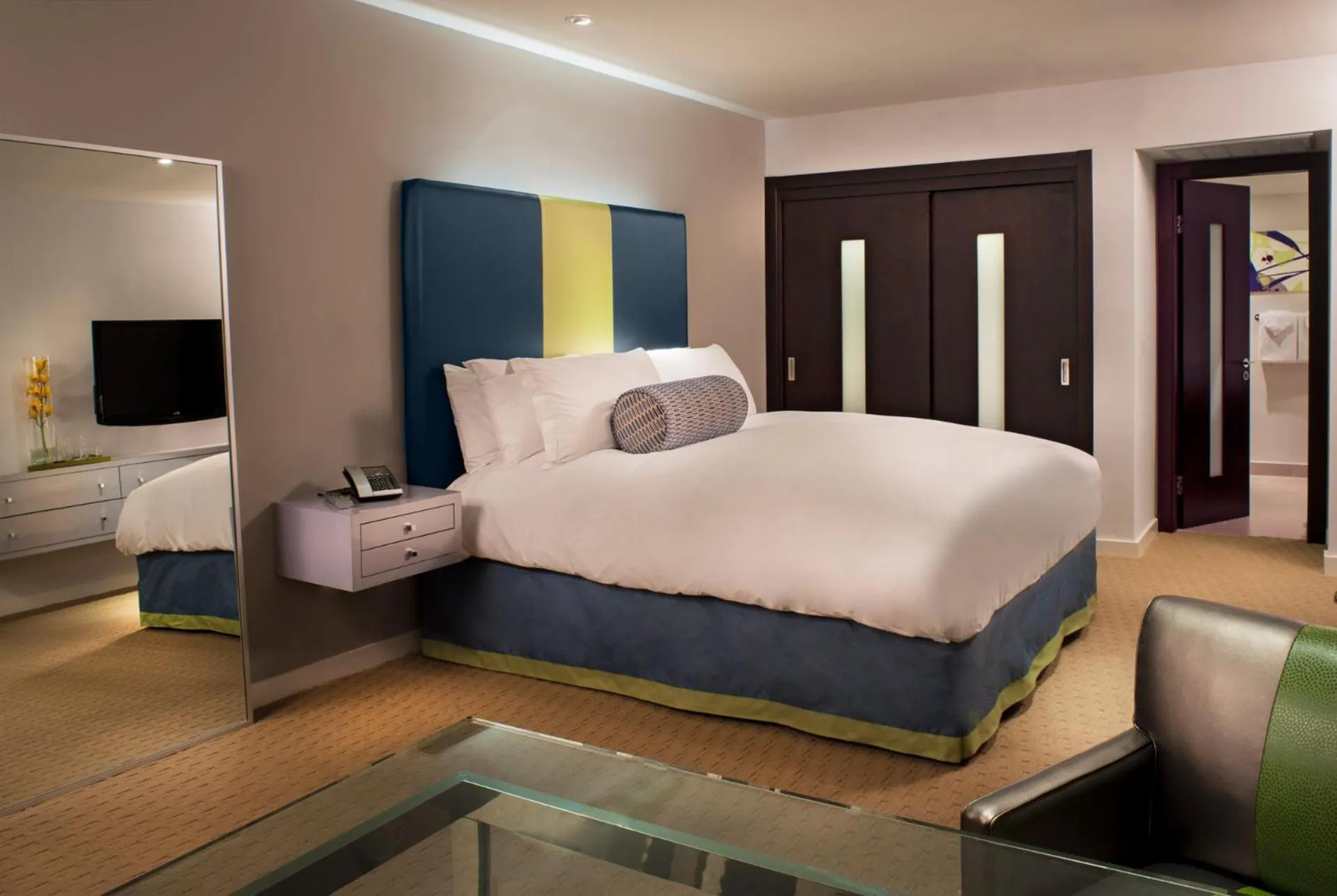 Bed in Sunset Marquis Hotel