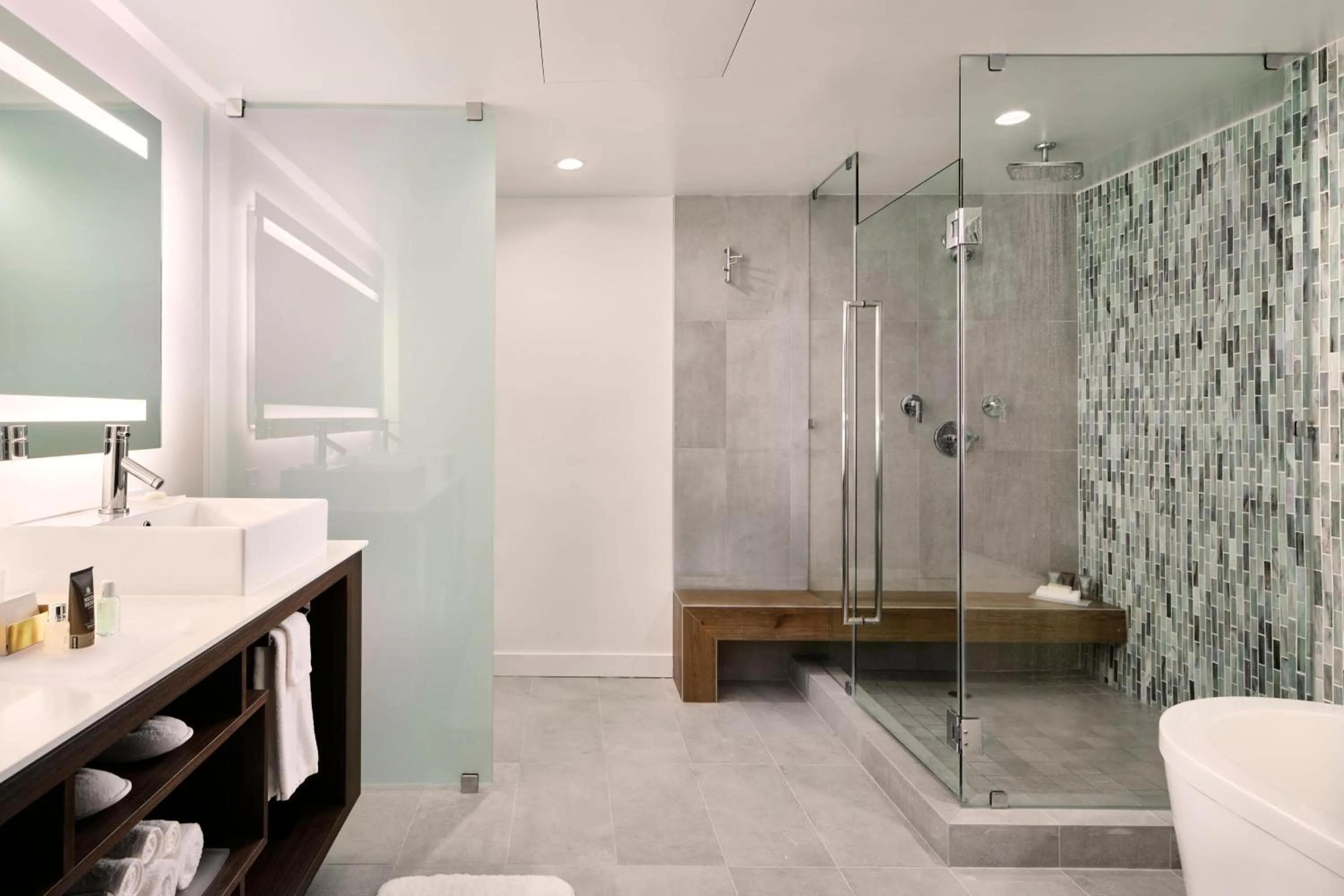 Bathroom in Sunset Marquis Hotel