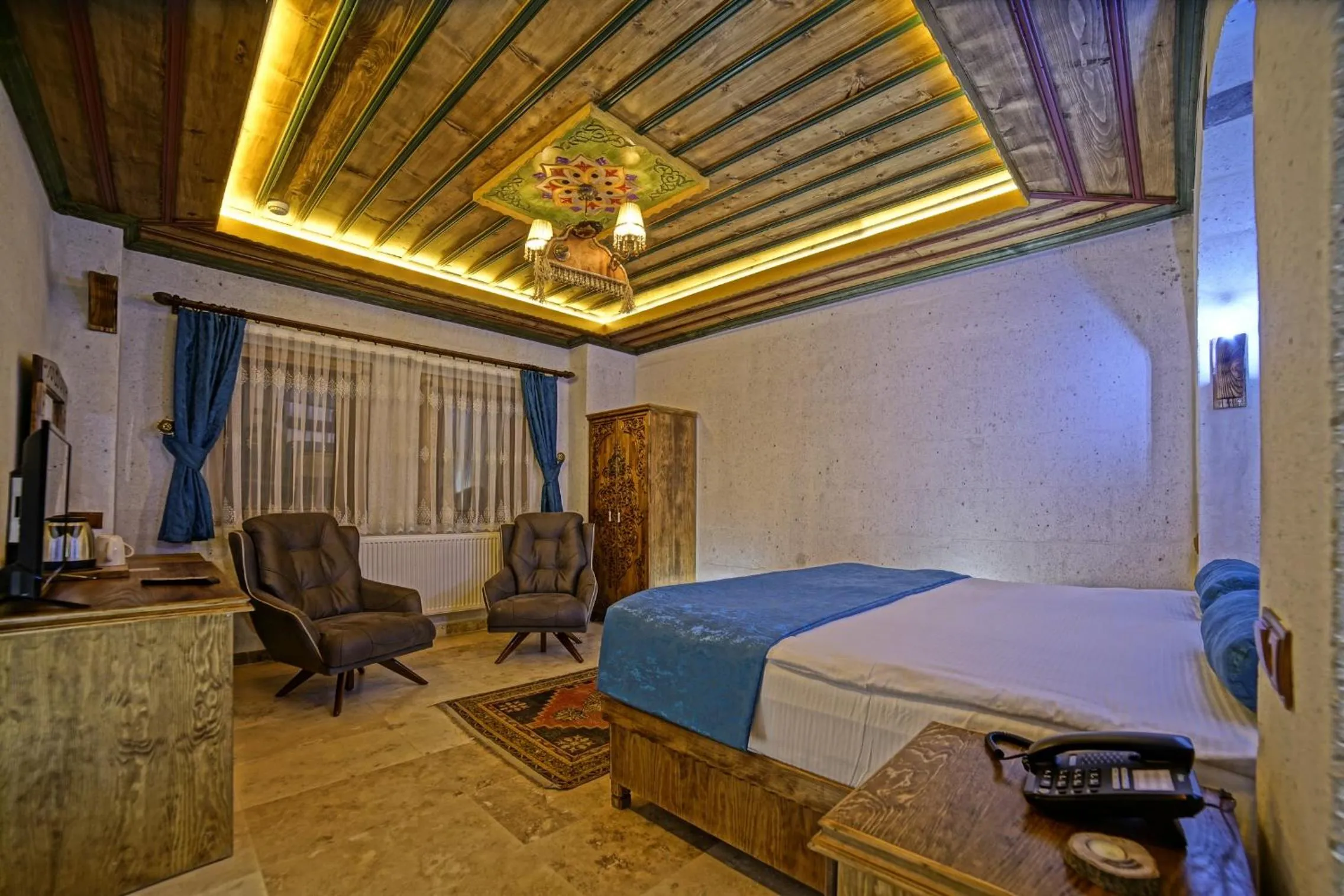 Photo of the whole room, Bed in Termessos Hotel