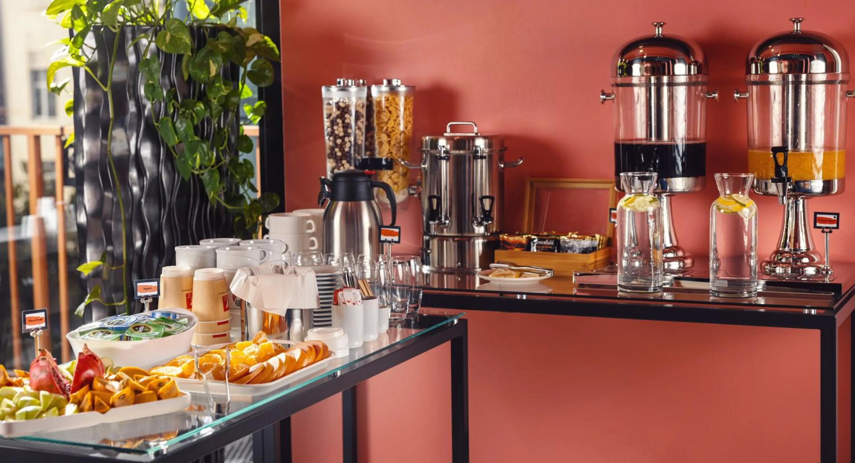 Coffee/tea facilities in Heritage Hotel and Suites