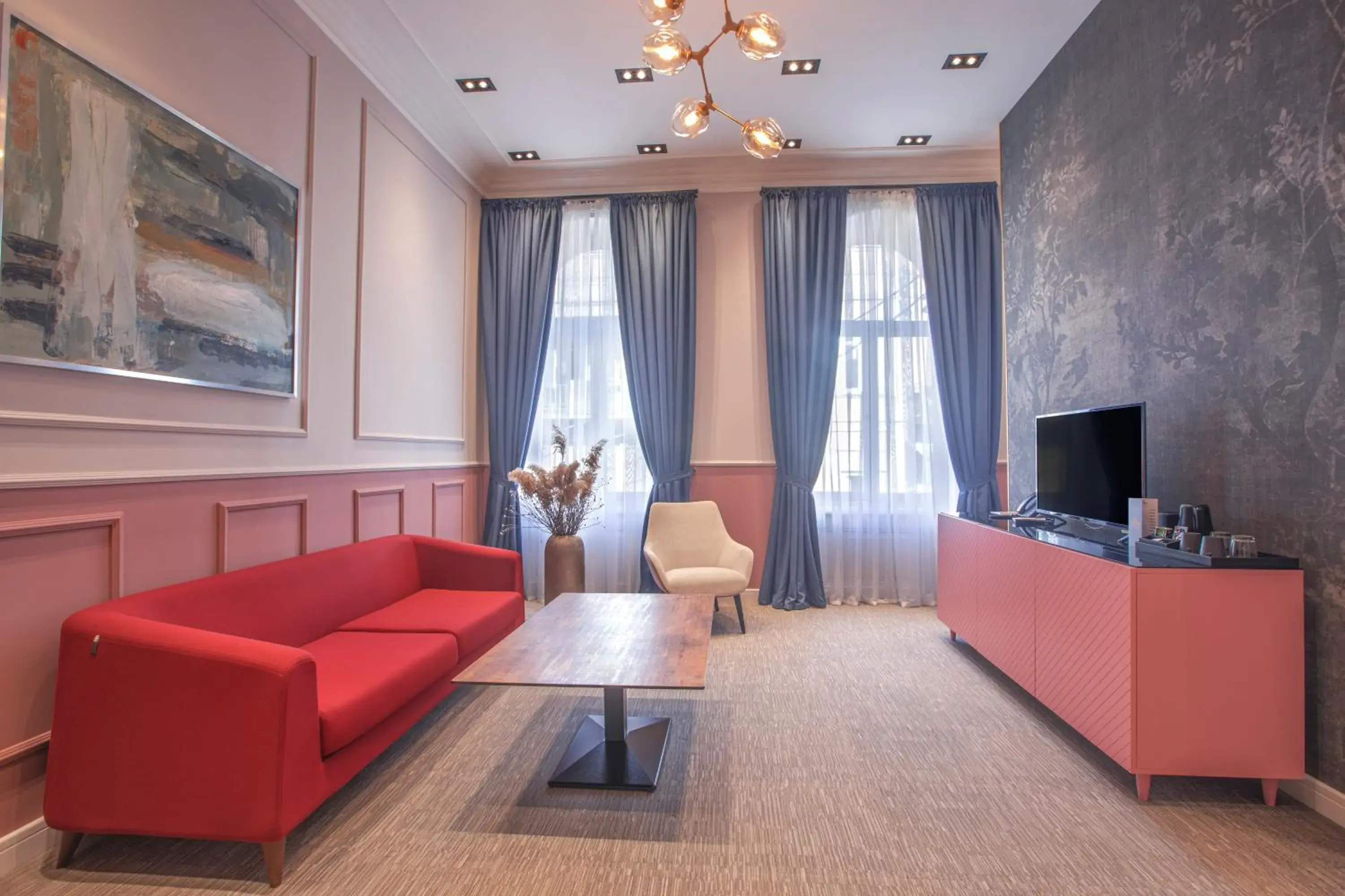 Suite with Balcony in Heritage Hotel and Suites Suite with Balcony in Heritage Hotel and Suites