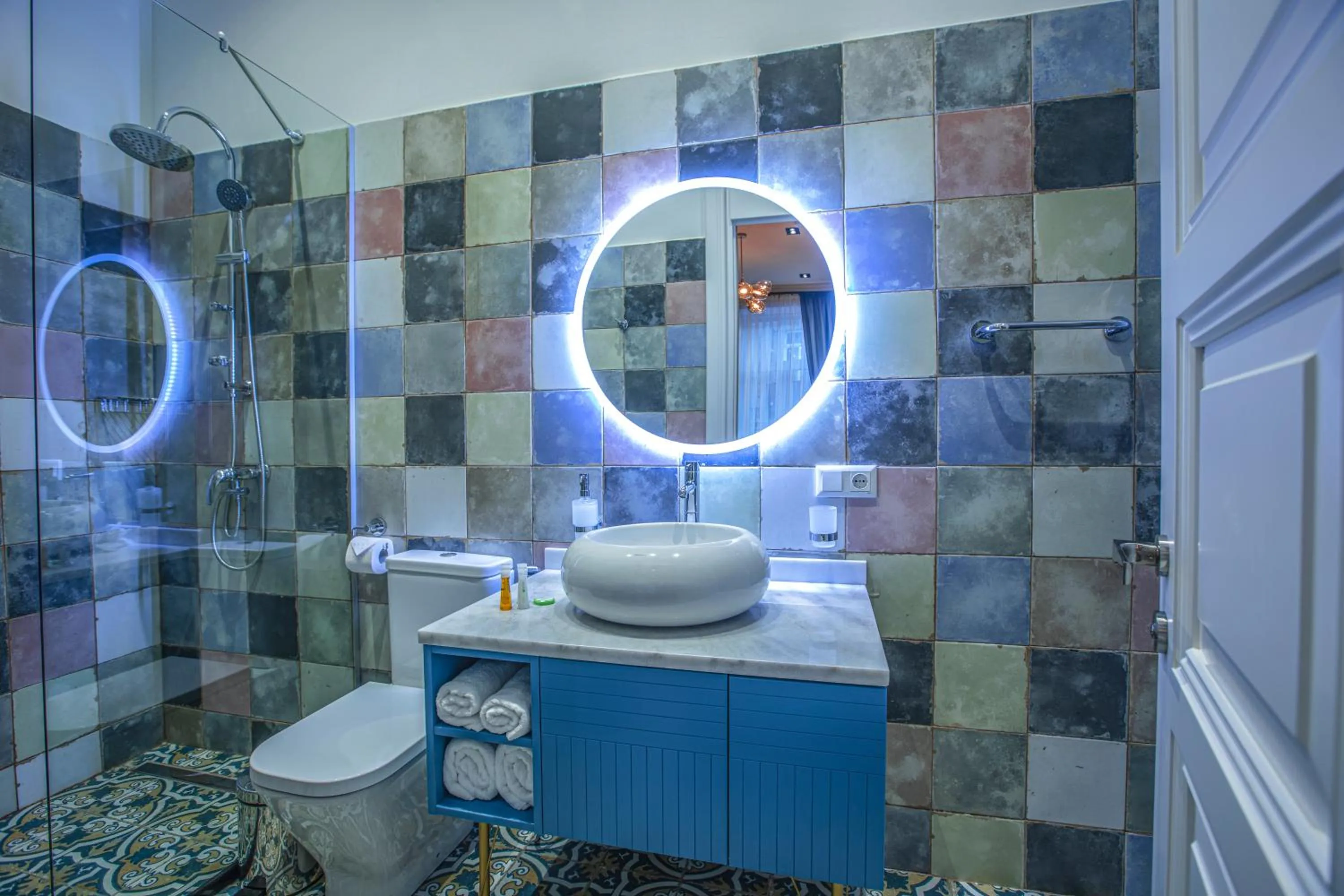 Bathroom in Heritage Hotel and Suites