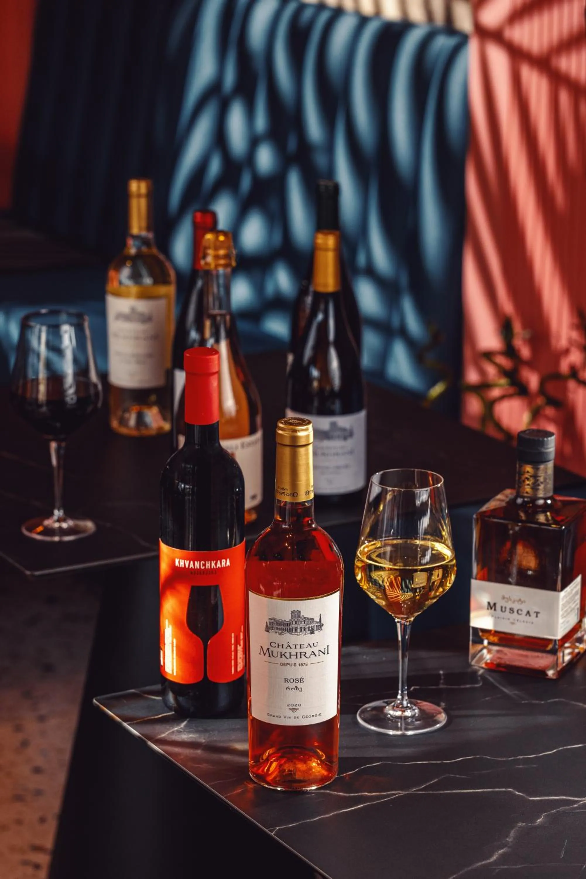 Restaurant/places to eat in Heritage Hotel and Suites