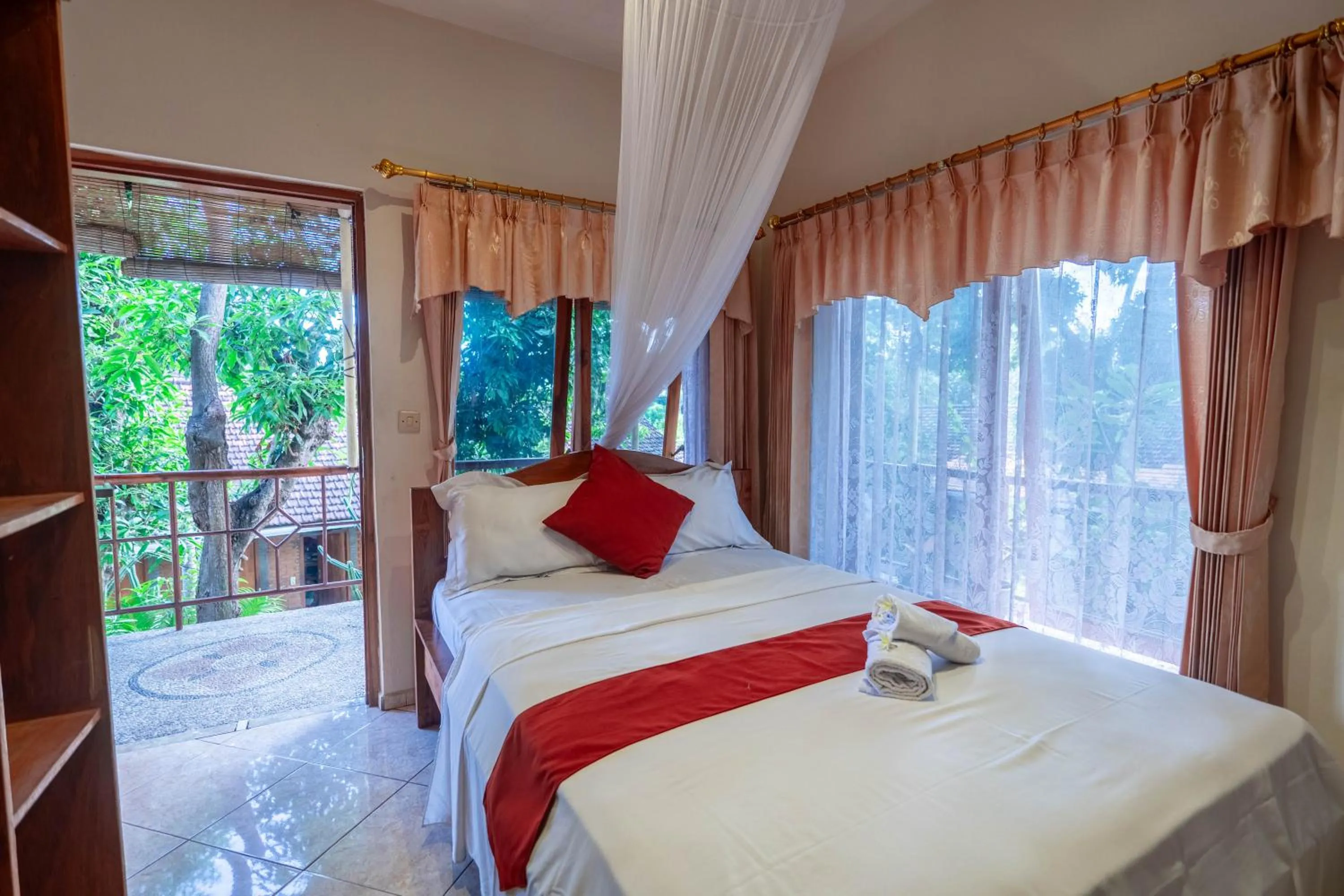 Bed in Deutsches-Eck Rikesti