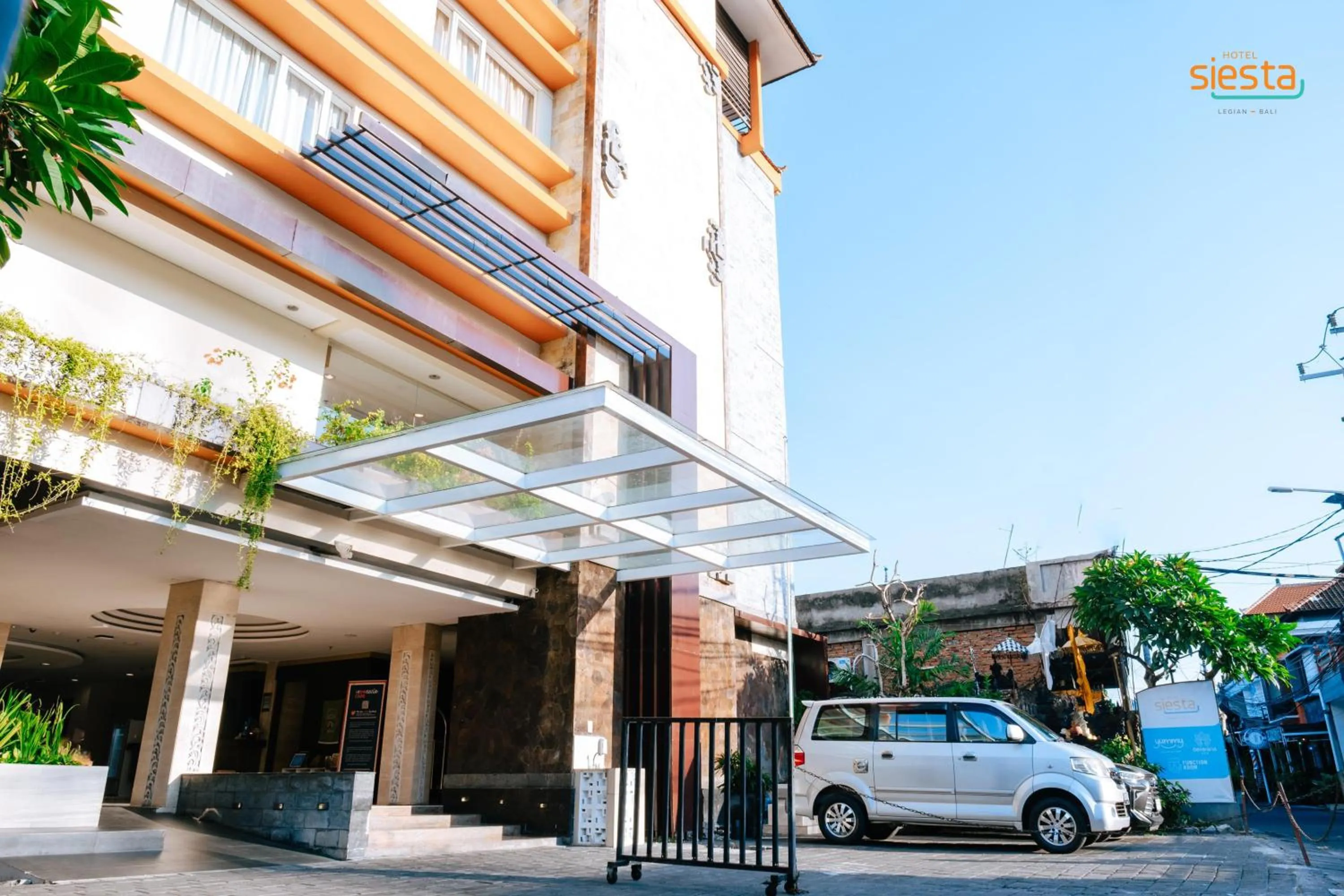 Facade/entrance in Siesta Legian