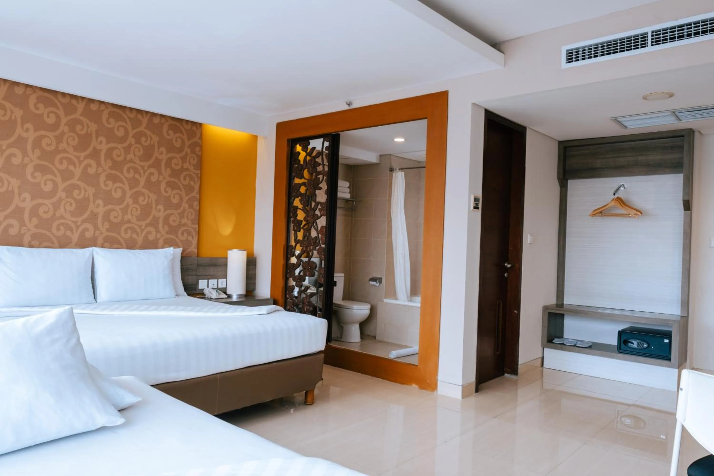 Bedroom, Bed in Siesta Legian