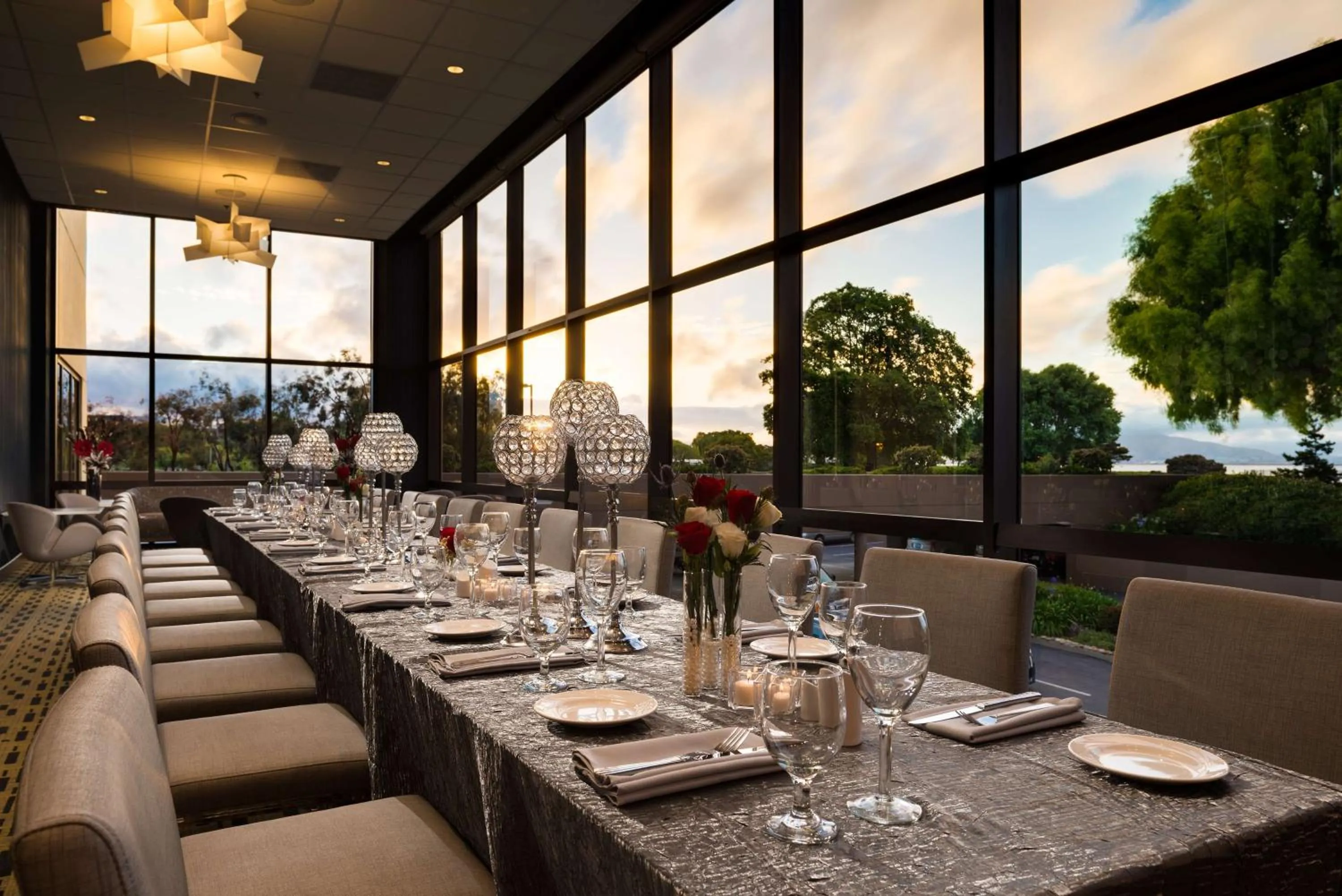 Restaurant/places to eat in Hilton San Francisco Airport Bayfront - No Resort Fee