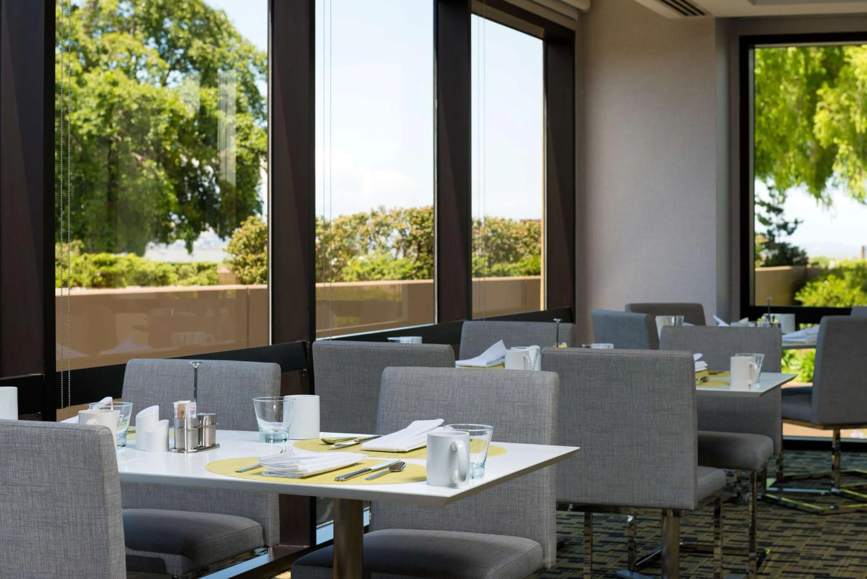 Restaurant/places to eat in Hilton San Francisco Airport Bayfront - No Resort Fee