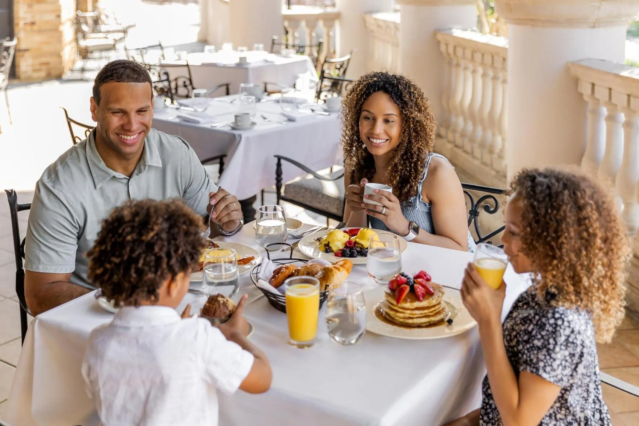 Restaurant/places to eat in Omni Shoreham Hotel