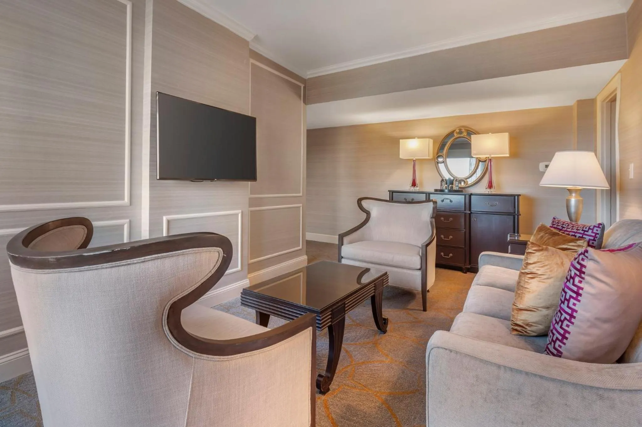 Living room in Omni Shoreham Hotel