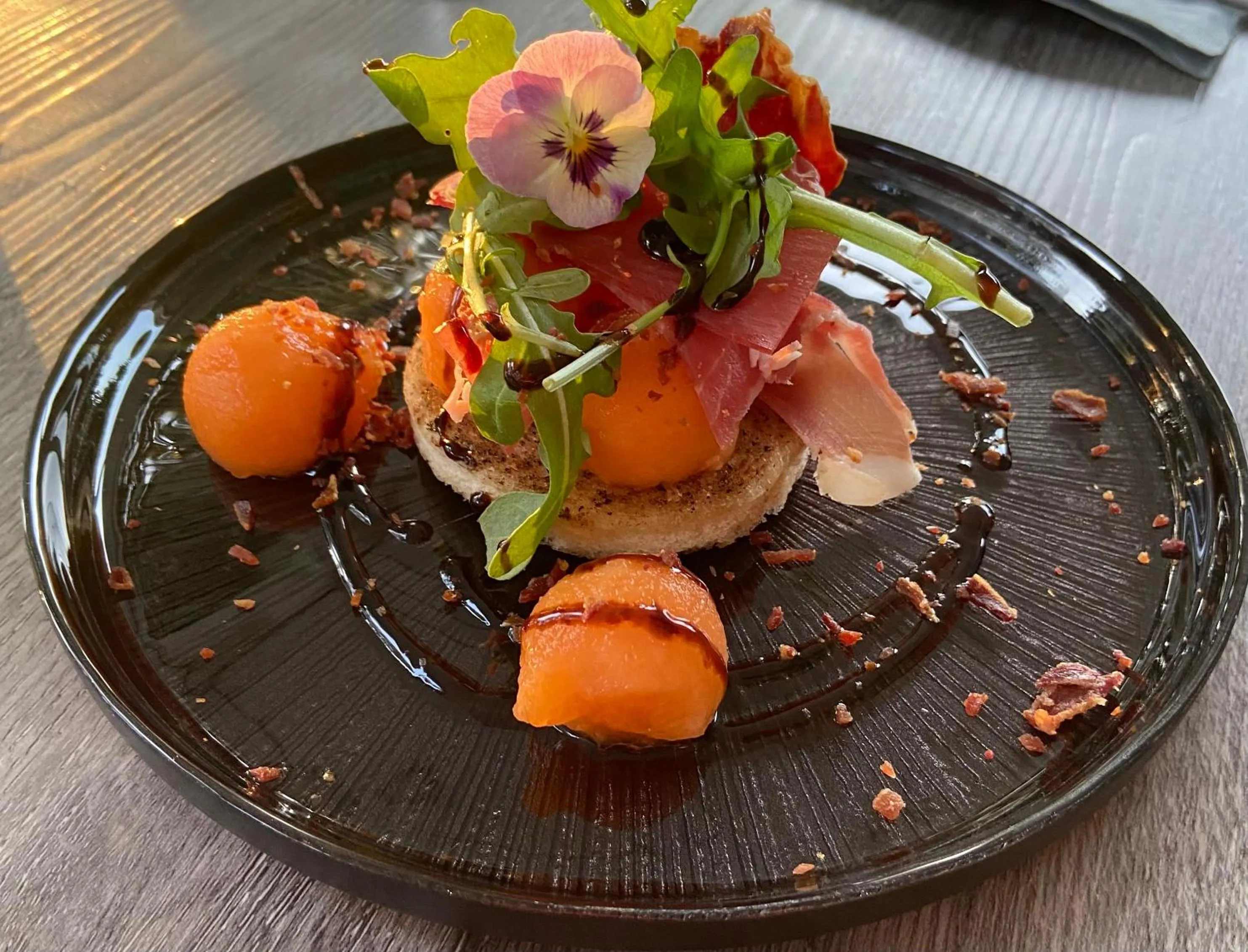 Restaurant/places to eat in HISTOIRE D'Ô - Les Piscines - Chambres d'hôtes