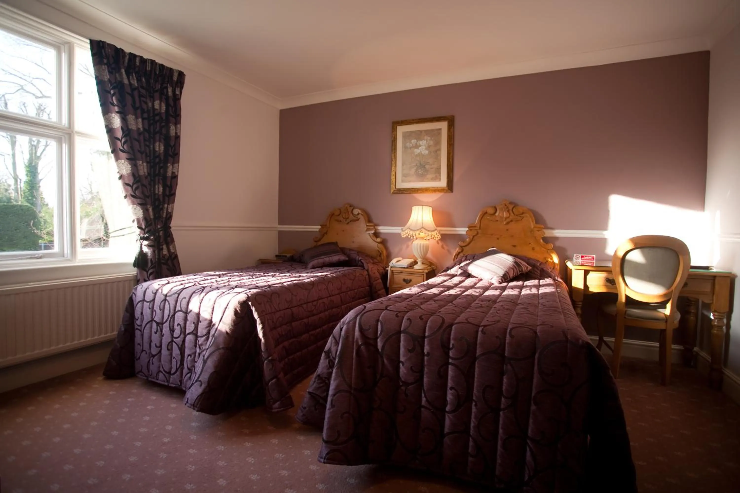 Bed in Fines Bayliwick Hotel